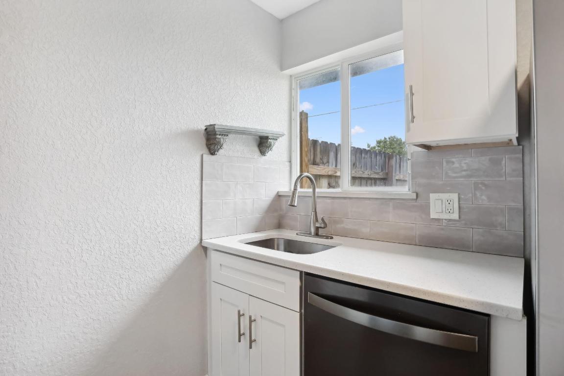 2227 NE 3rd Avenue 2