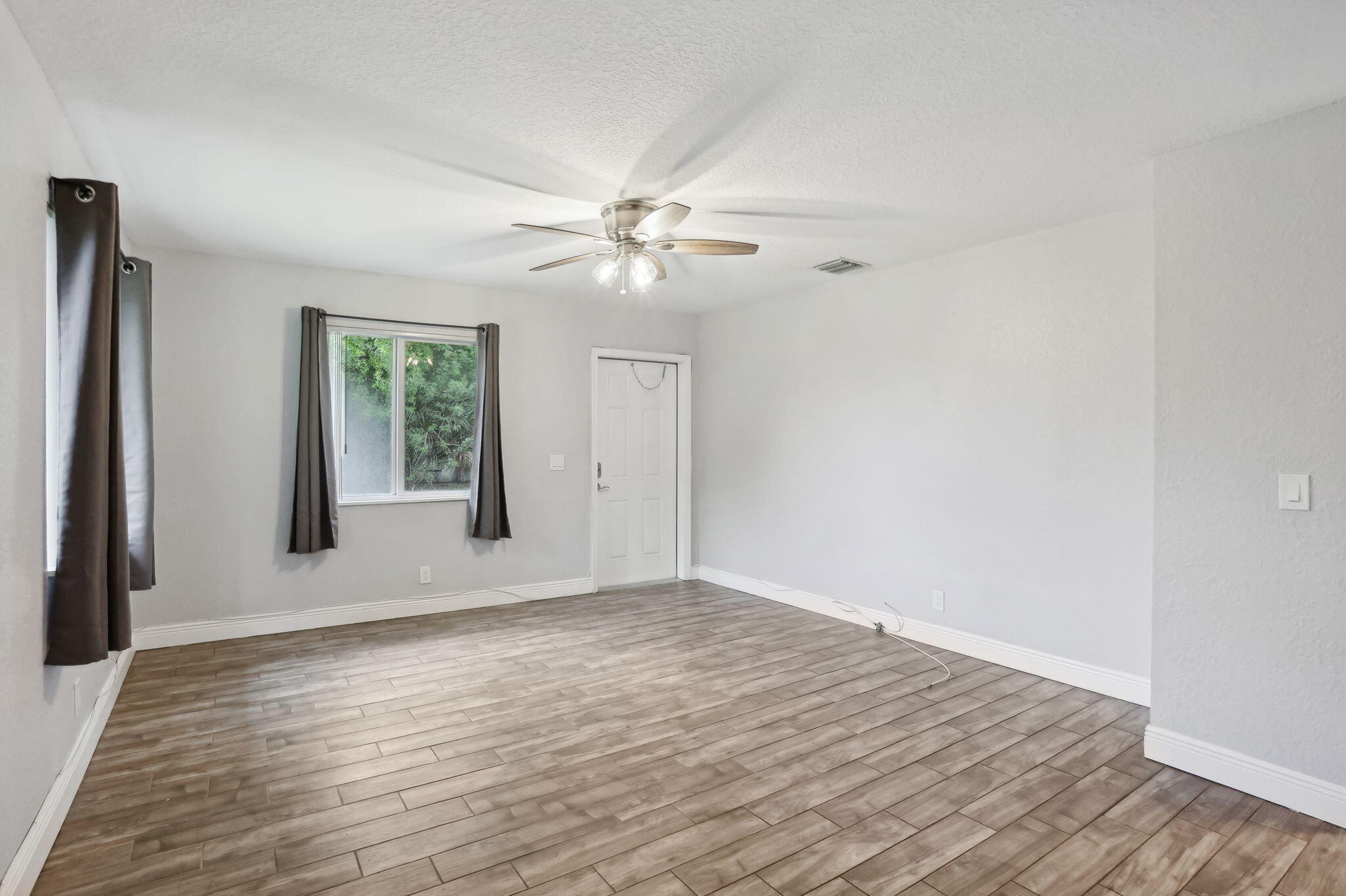 2227 NE 3rd Avenue 2