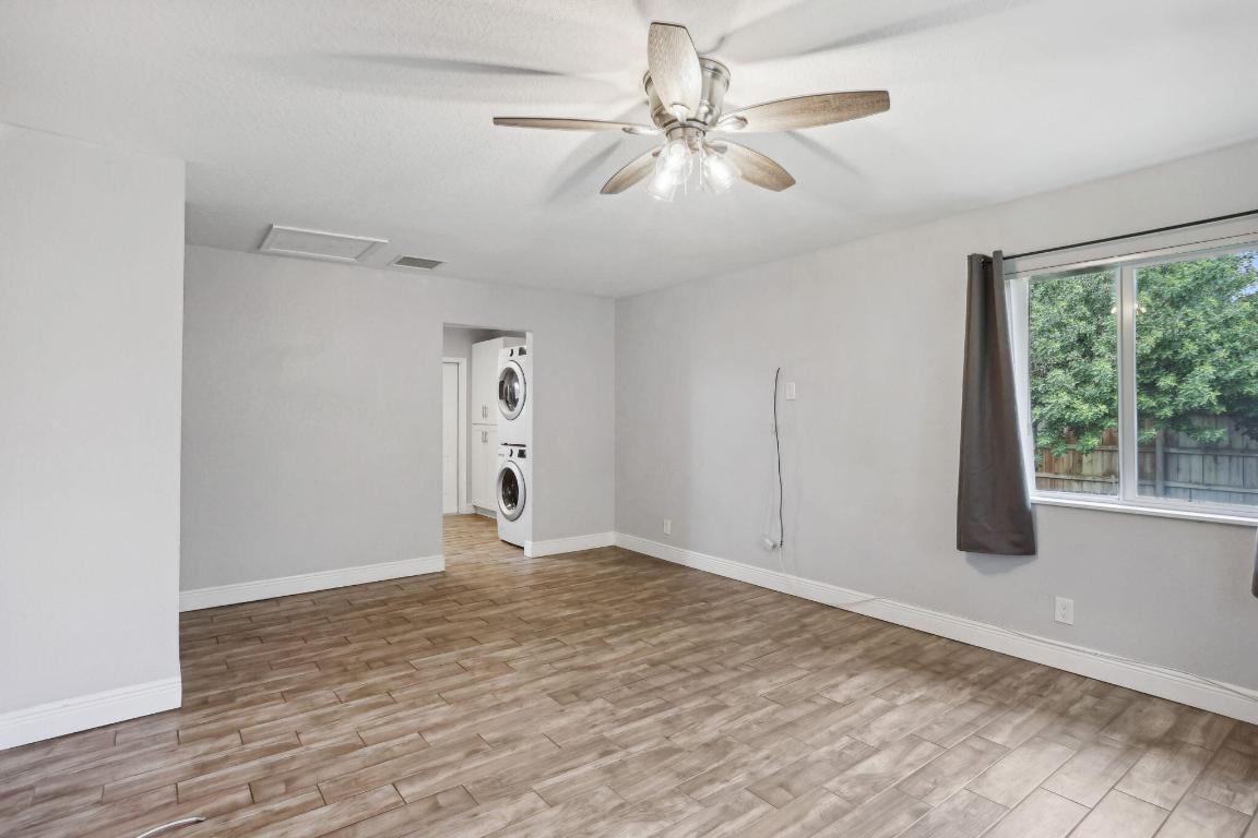 2227 NE 3rd Avenue 2