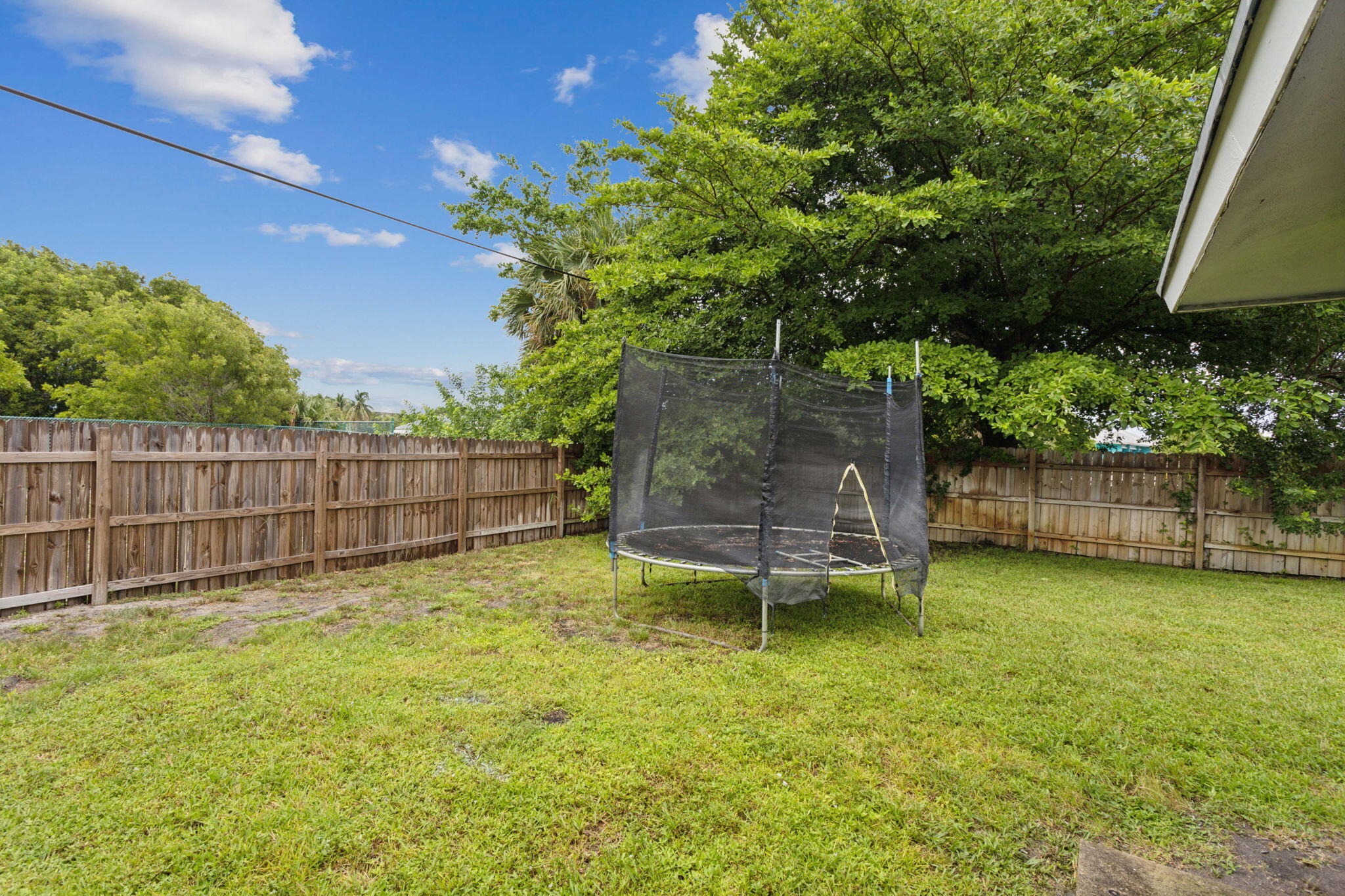 2227 NE 3rd Avenue 2