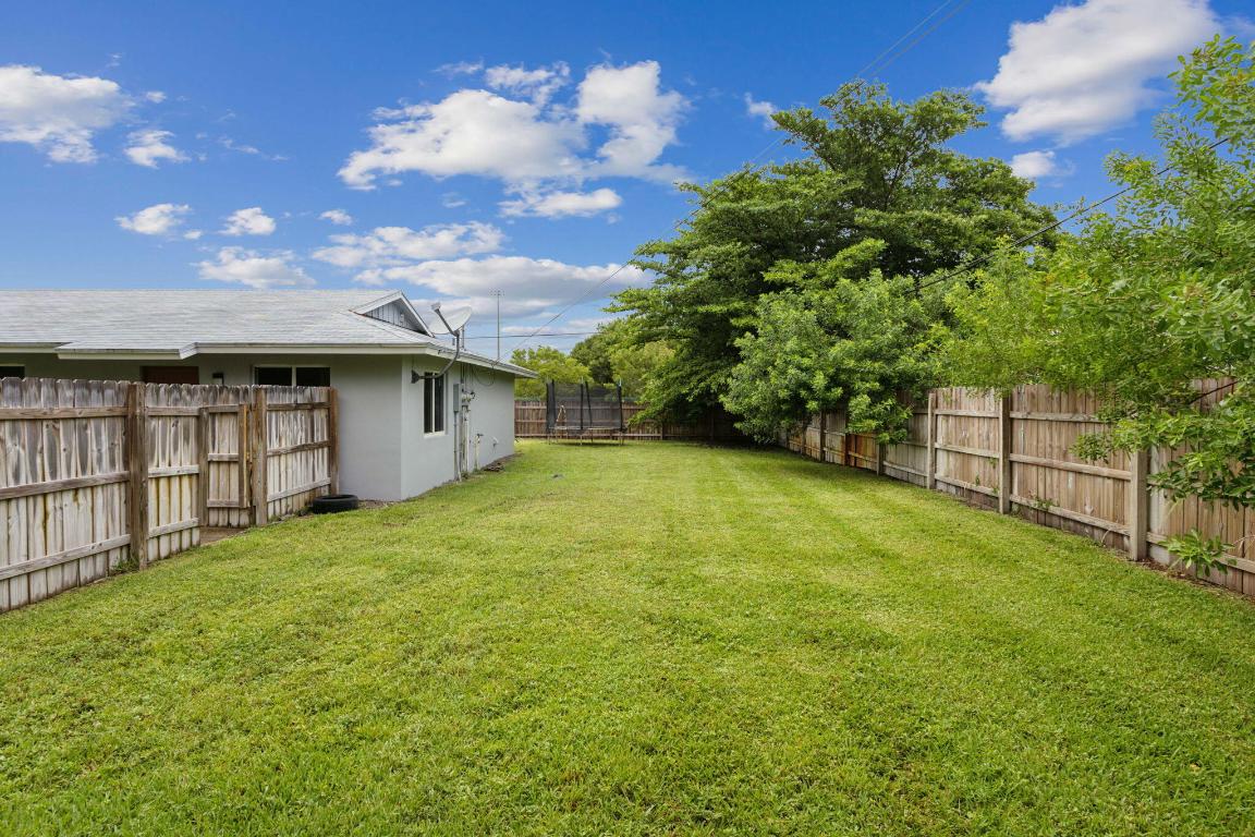 2227 NE 3rd Avenue 2