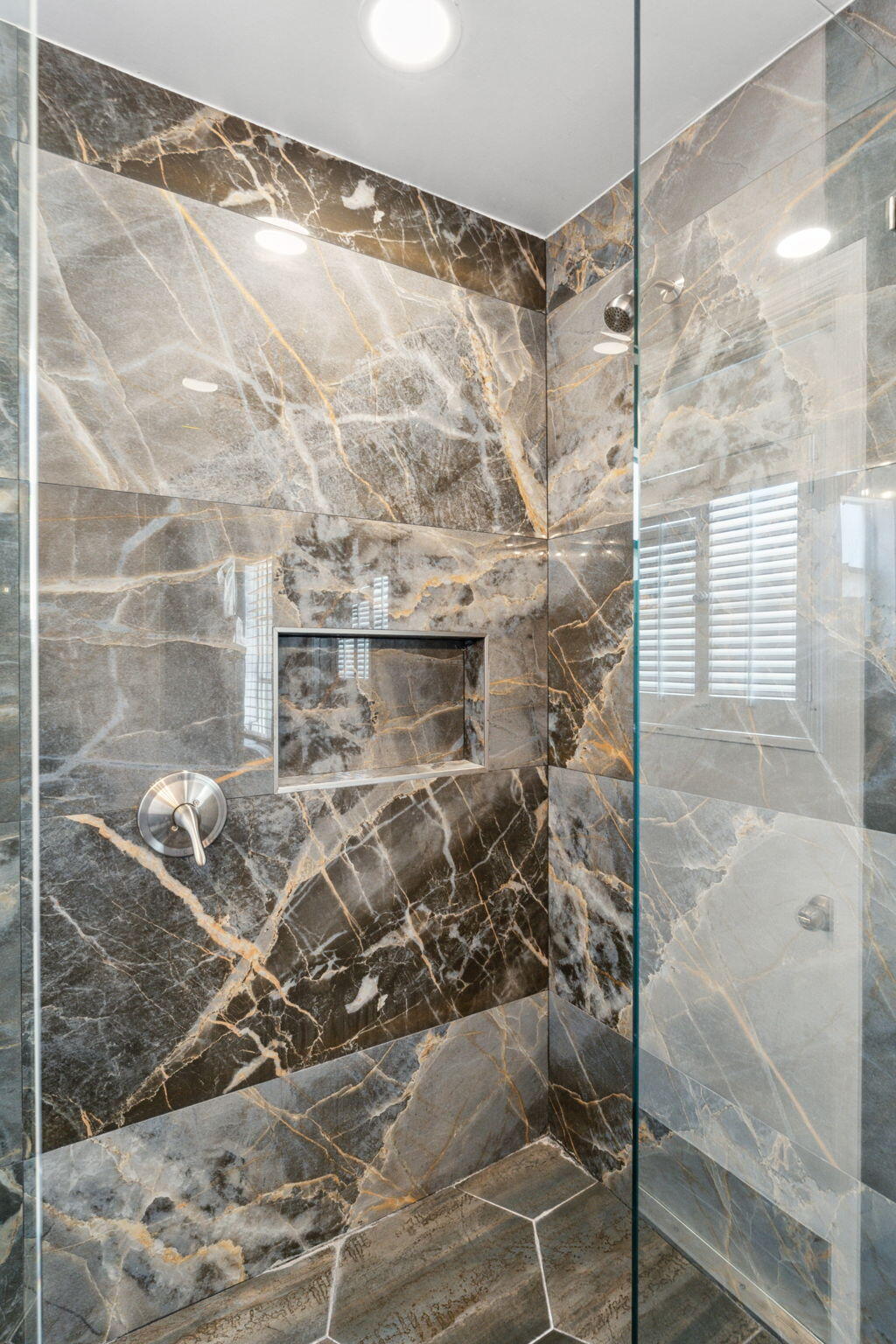 4194 Honeysuckle Avenue