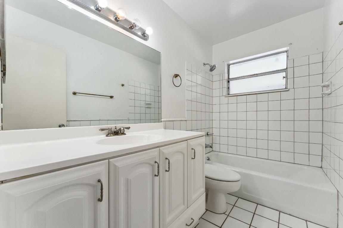 4194 Honeysuckle Avenue