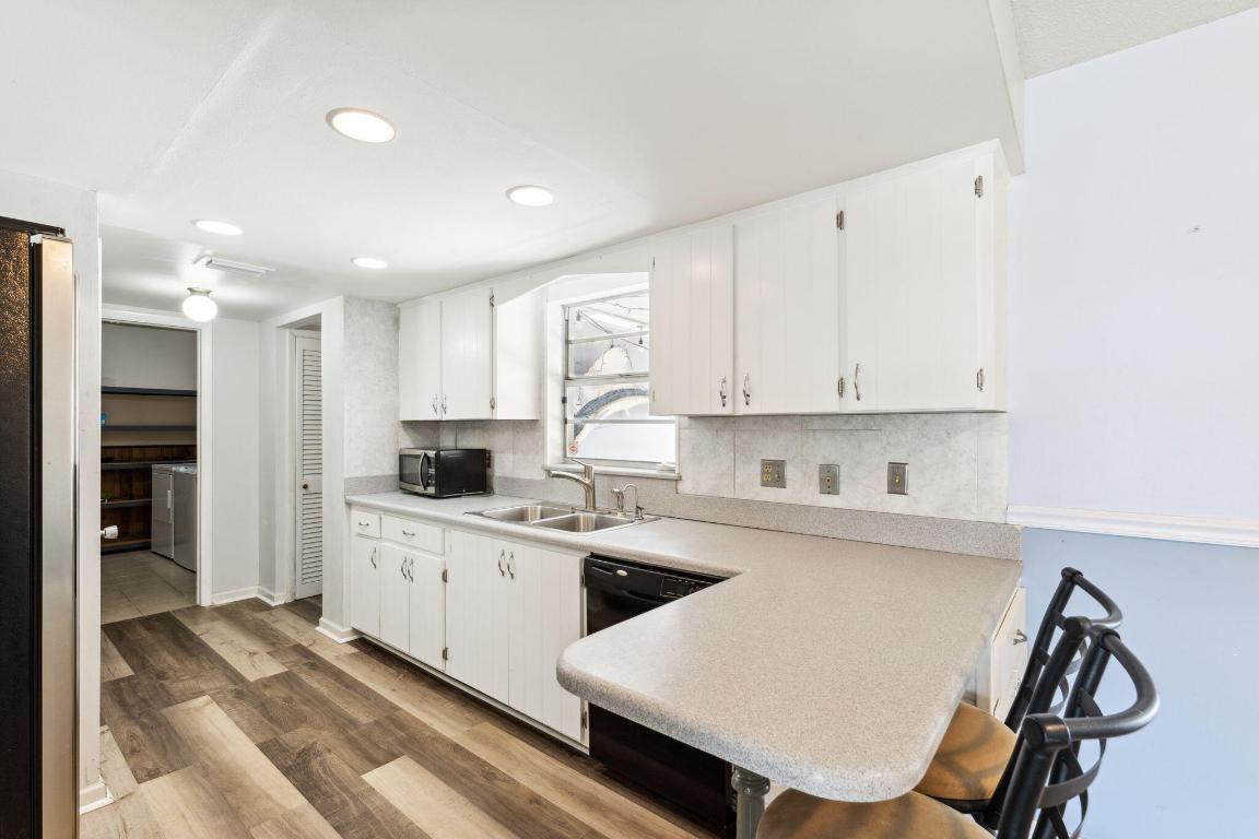 4194 Honeysuckle Avenue