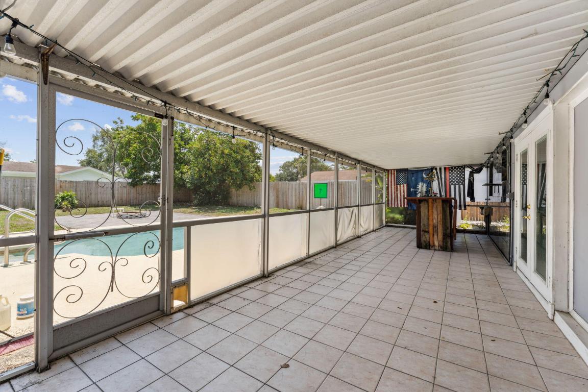 4194 Honeysuckle Avenue