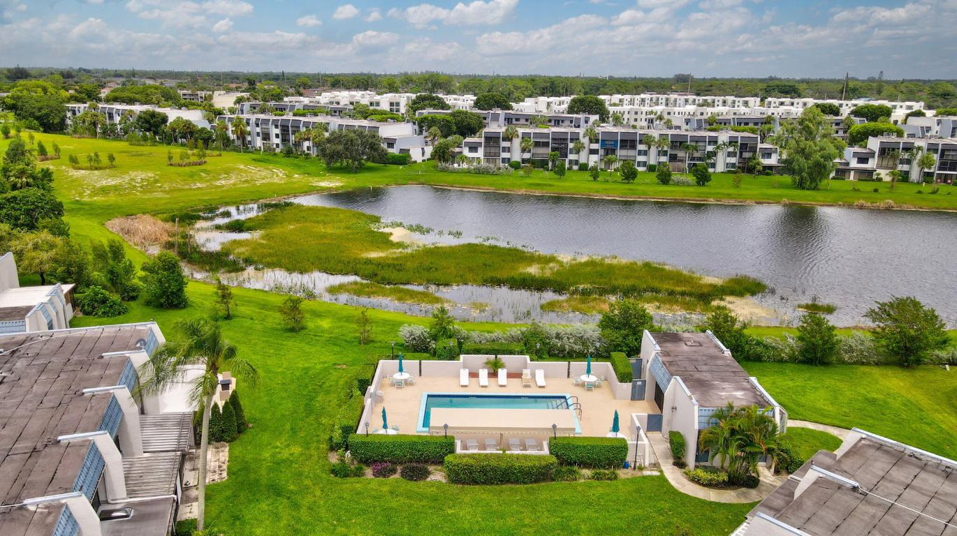 4482 Fountains Drive 4482