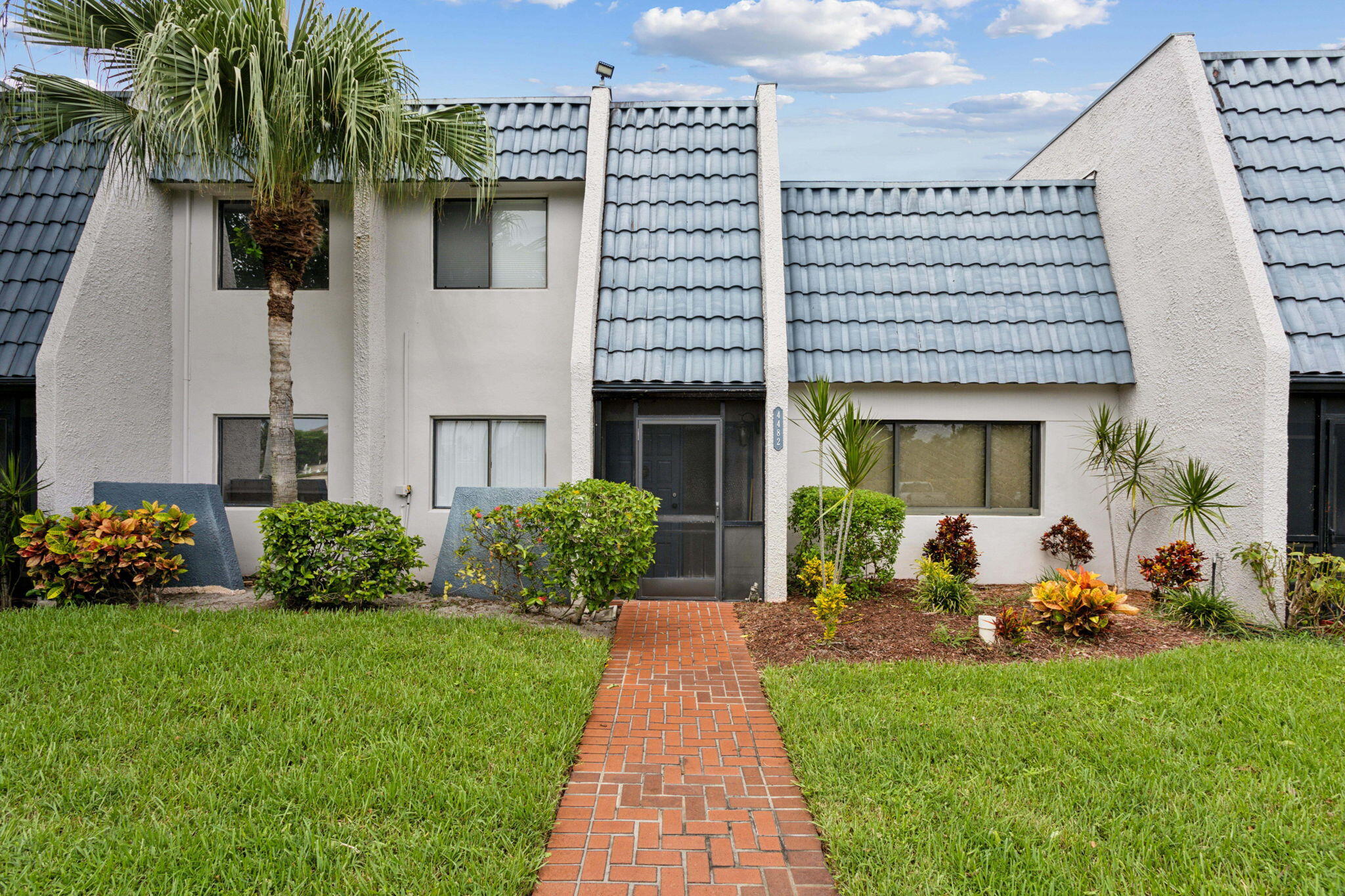 4482 Fountains Drive 4482