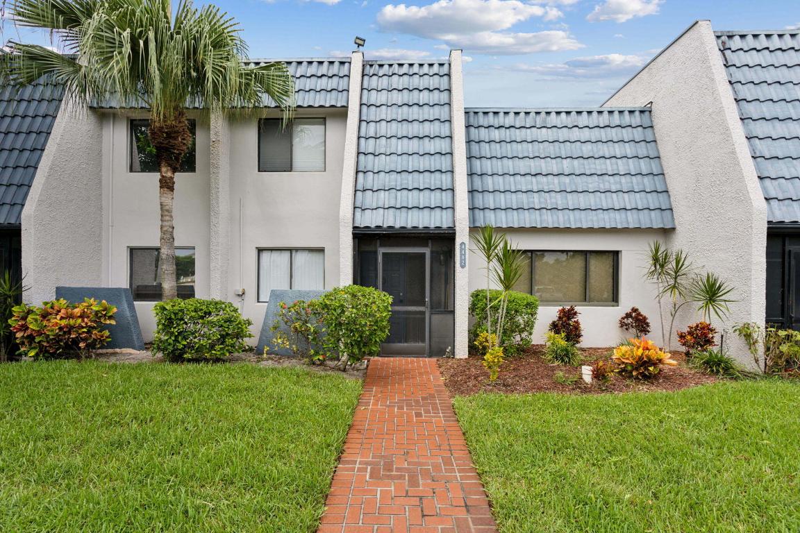 4482 Fountains Drive 4482