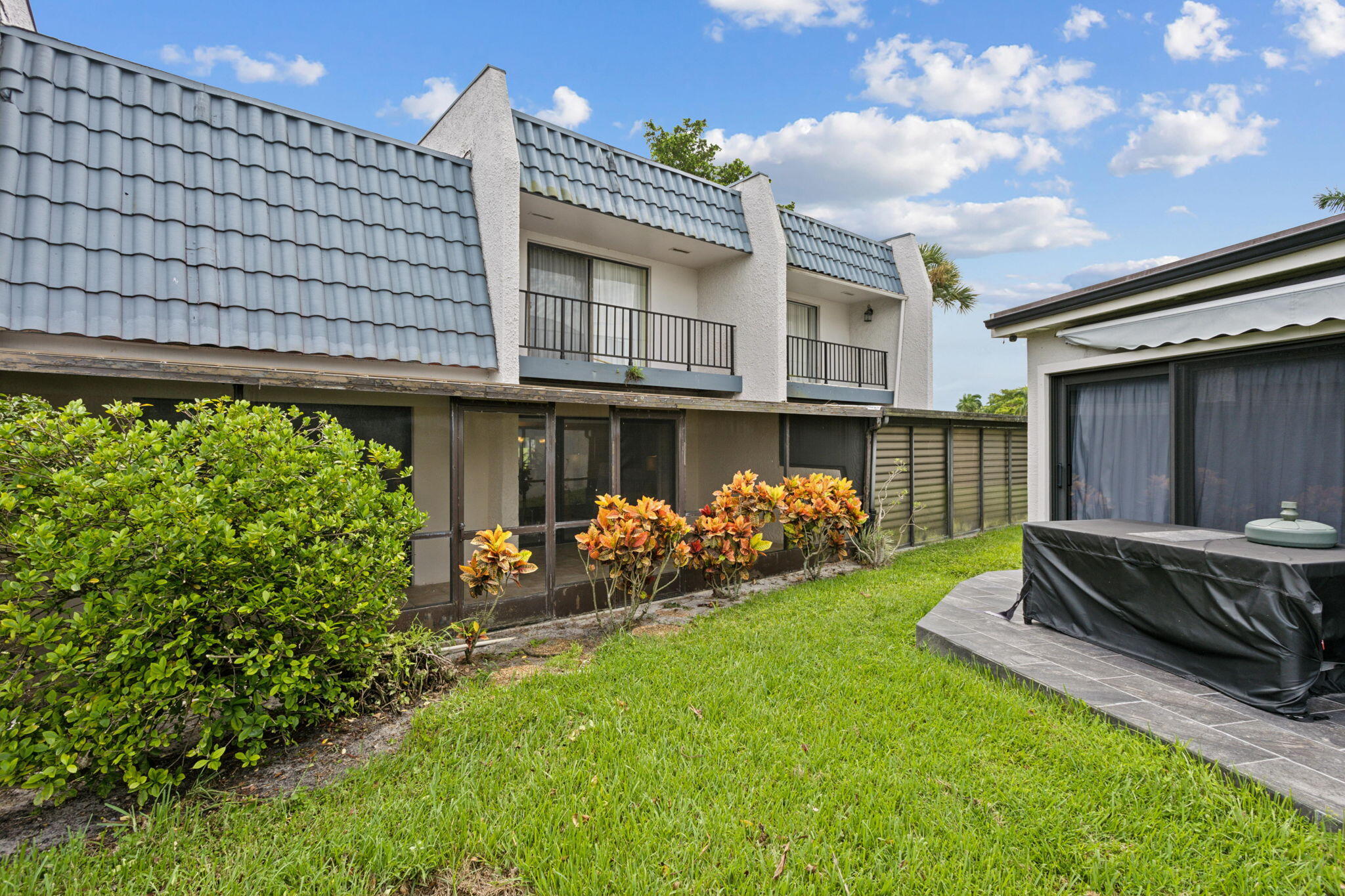 4482 Fountains Drive 4482