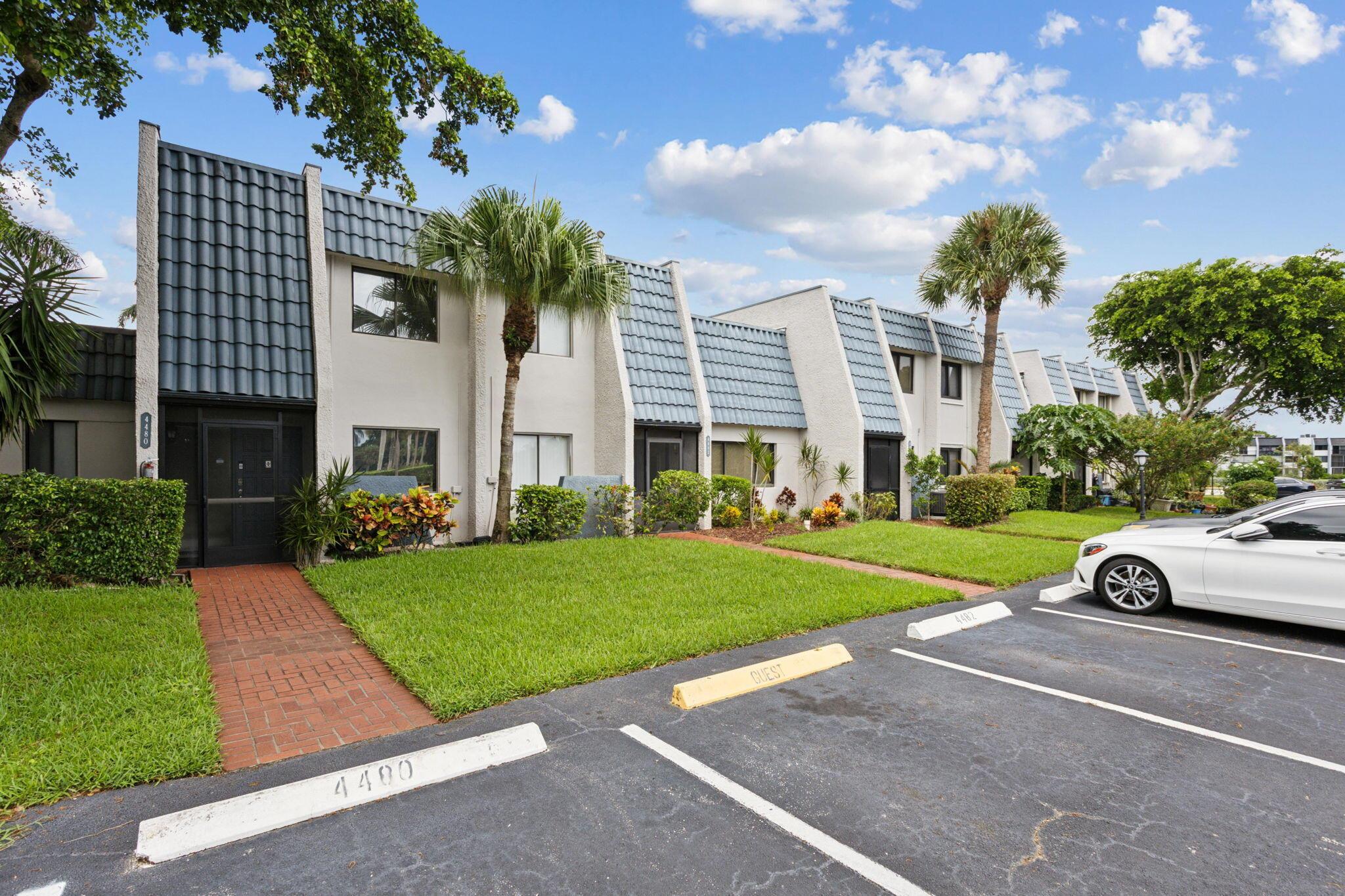 4482 Fountains Drive 4482