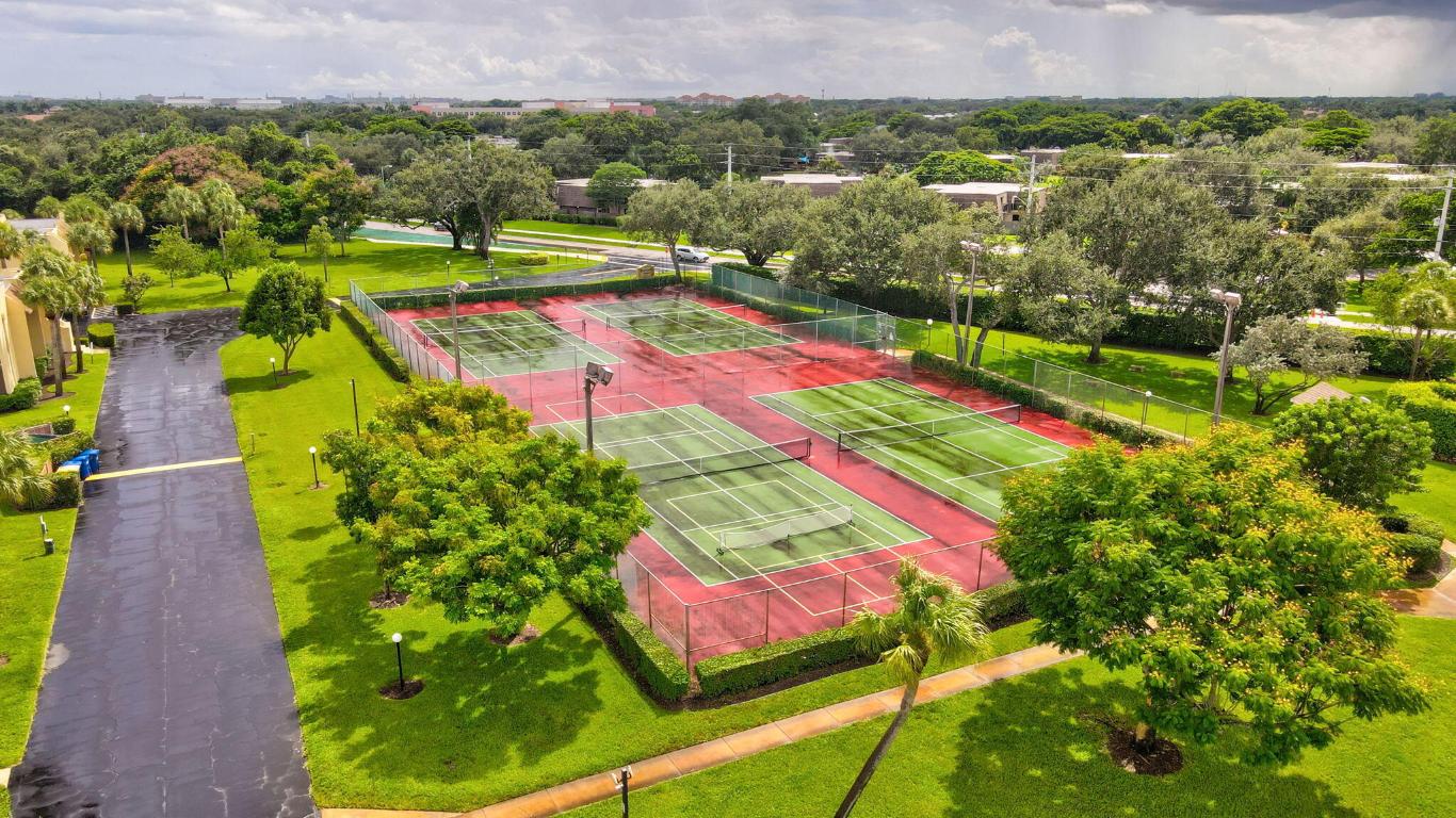 2825 SW 22nd Avenue 2010