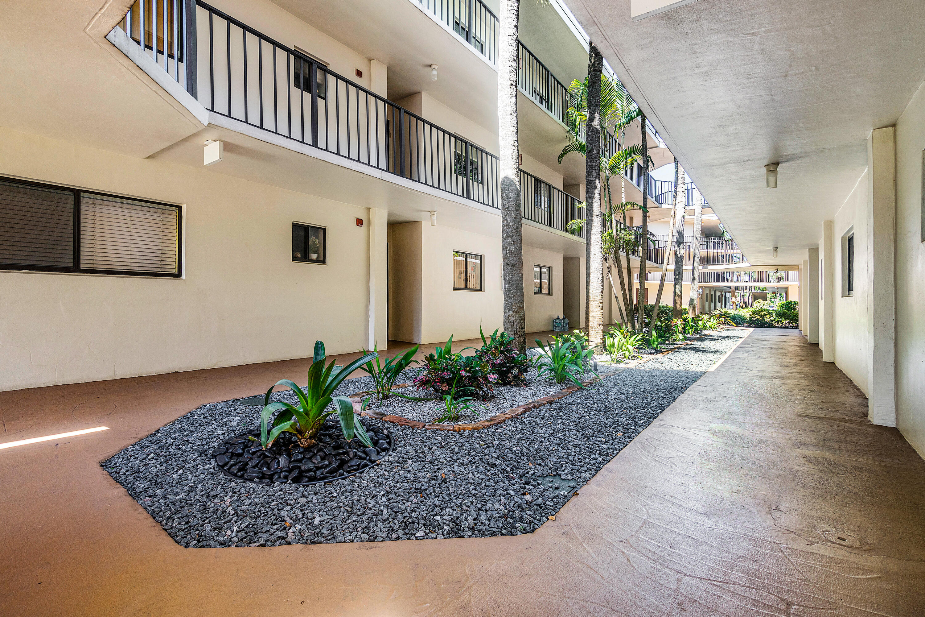 5100 Las Verdes Circle 207