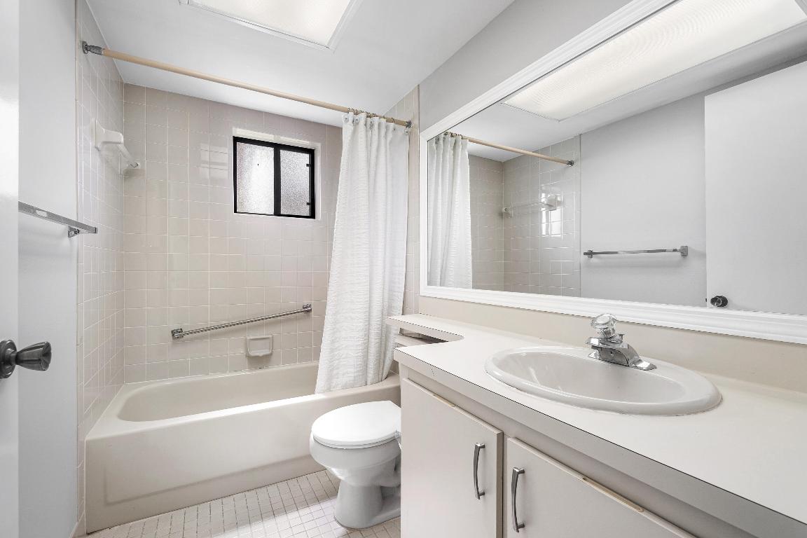 5100 Las Verdes Circle 207