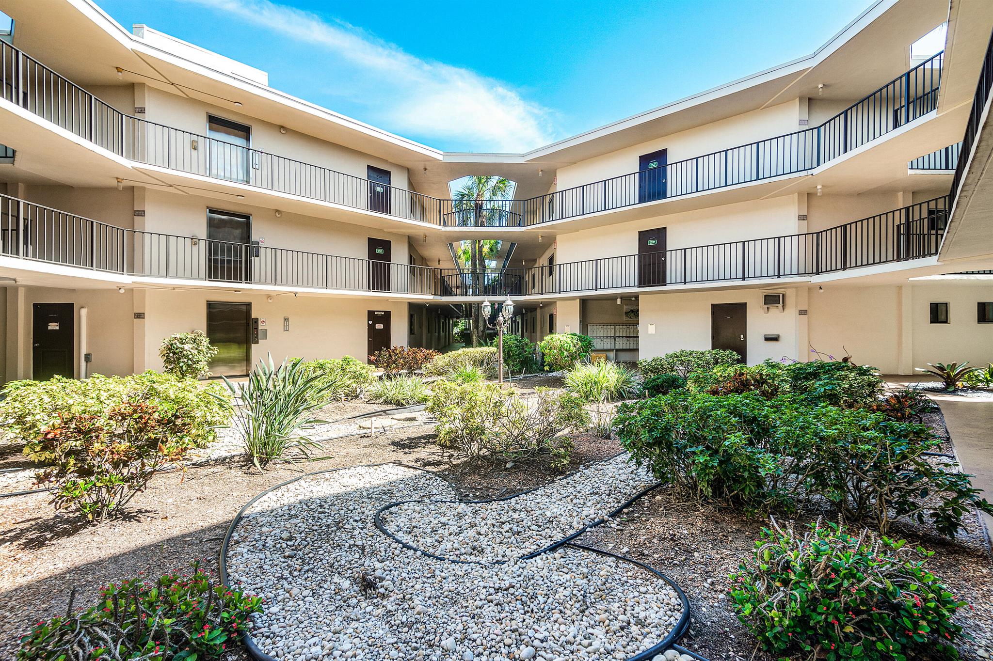 5100 Las Verdes Circle 207