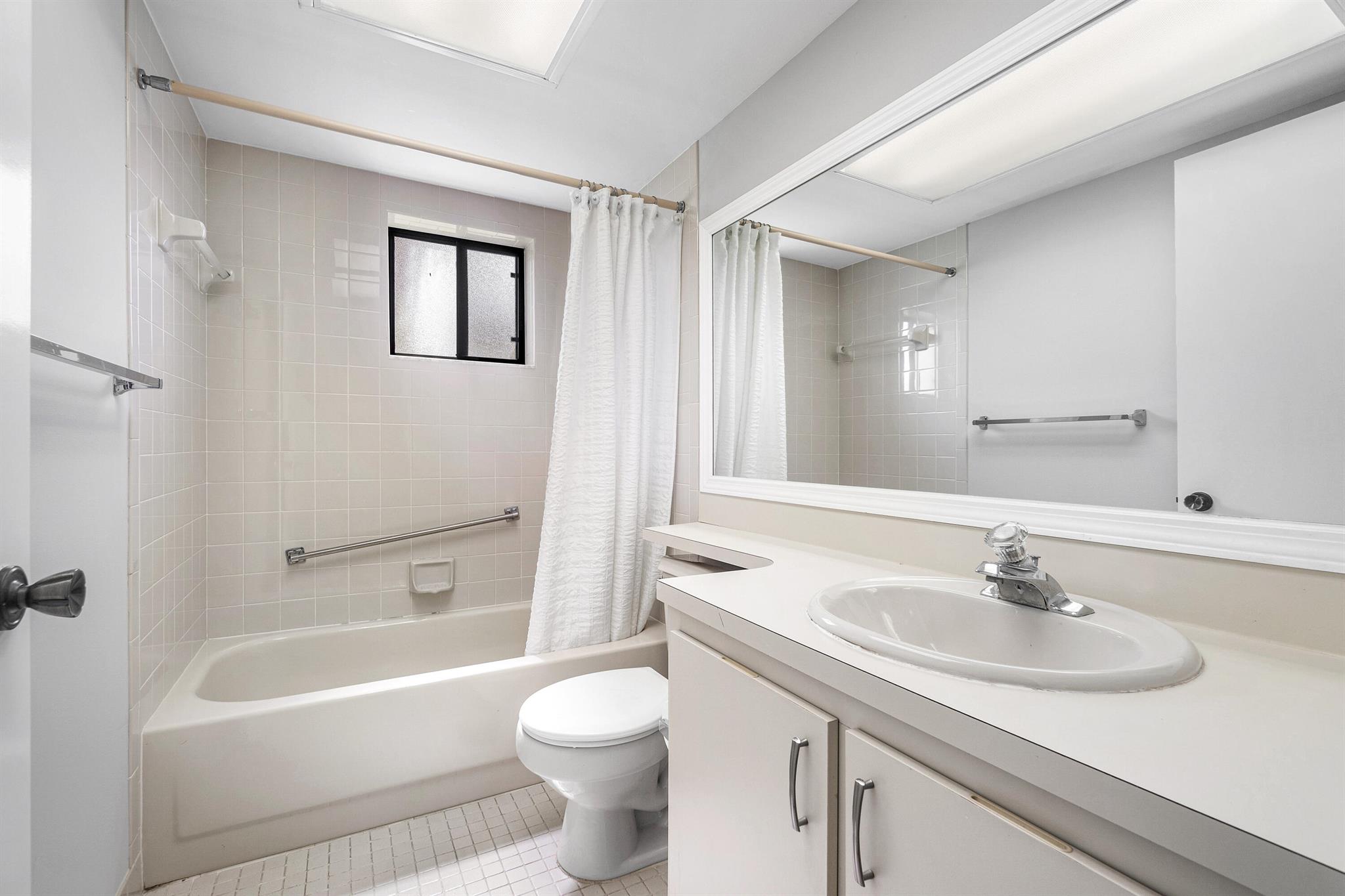 5100 Las Verdes Circle 207