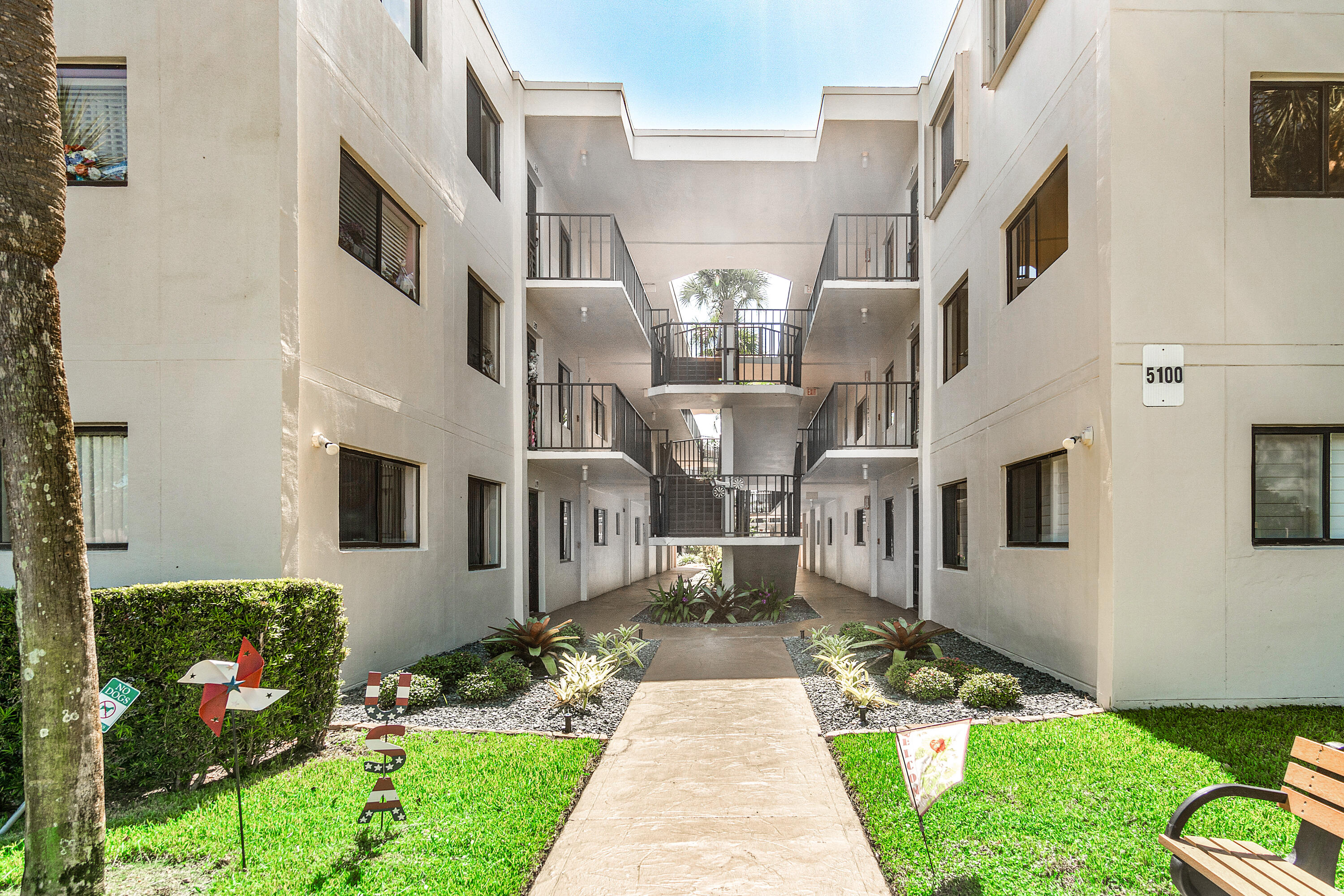 5100 Las Verdes Circle 207