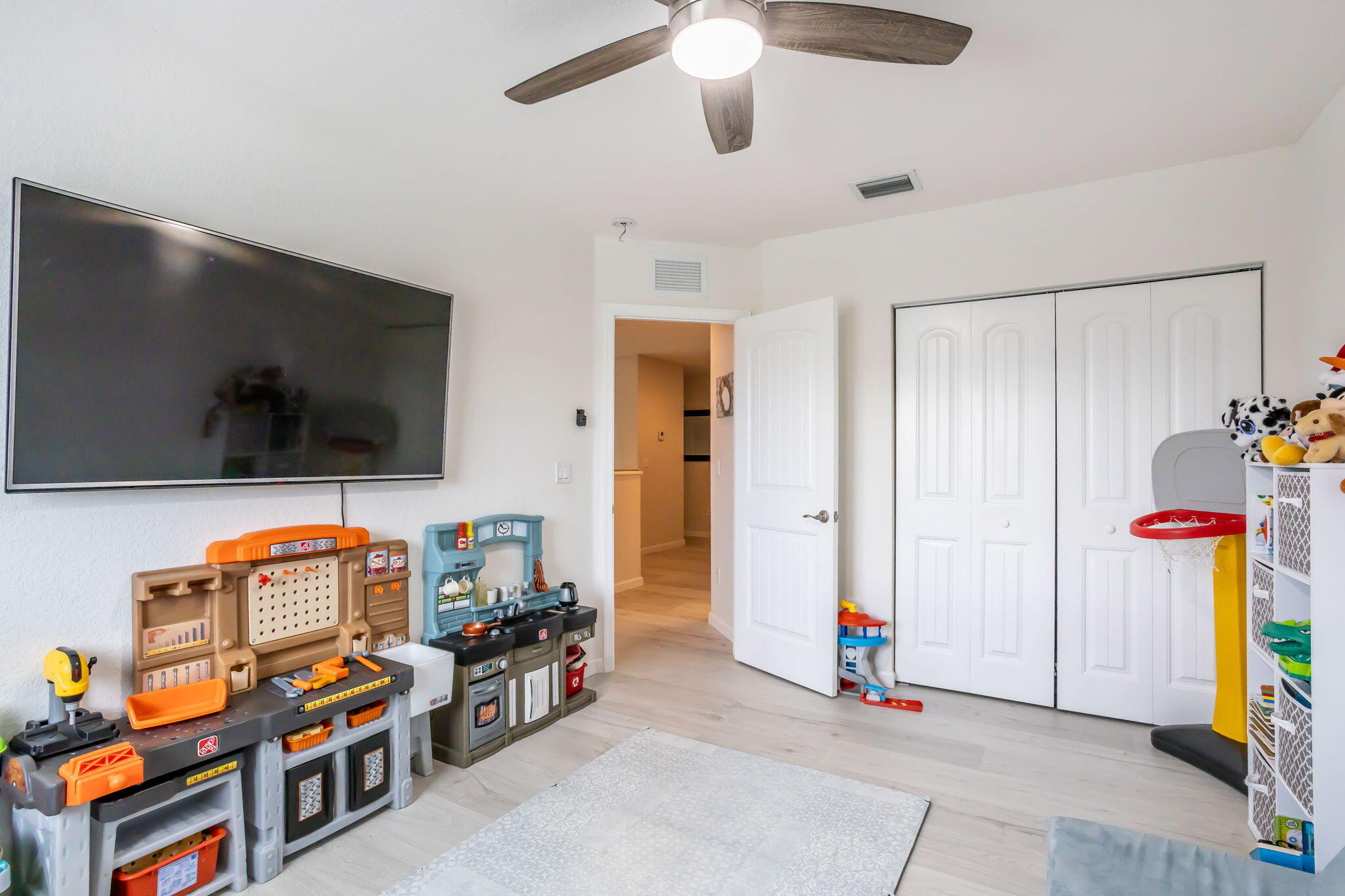 6843 Langdon Way