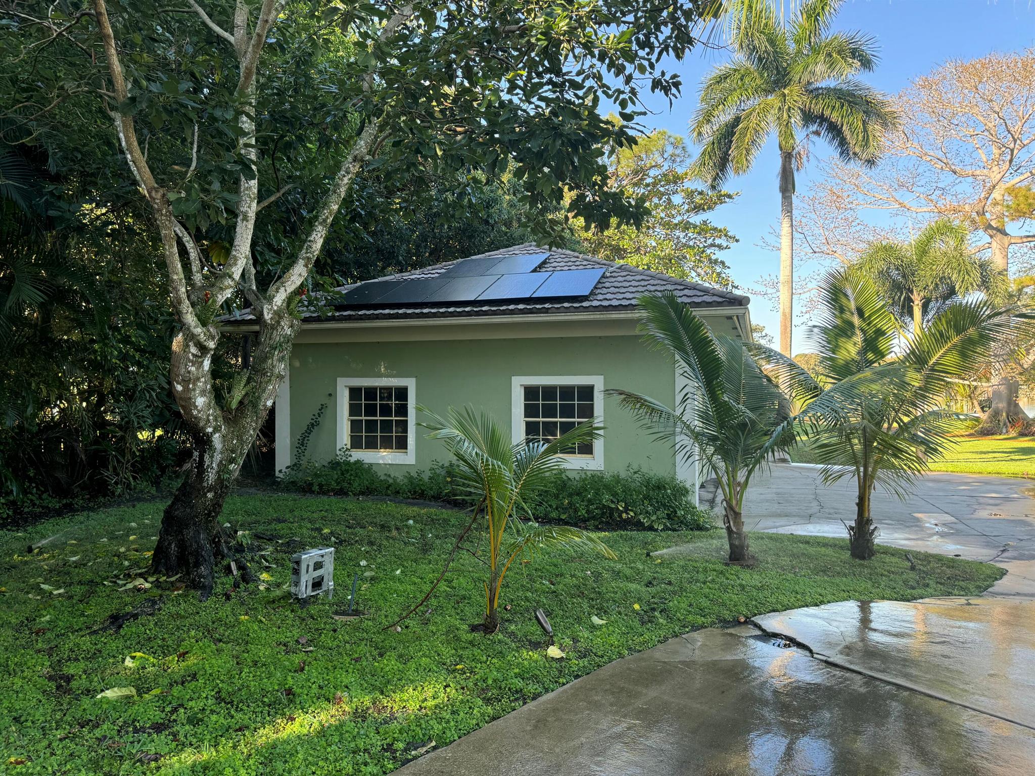 6225 Pine Drive Guest House