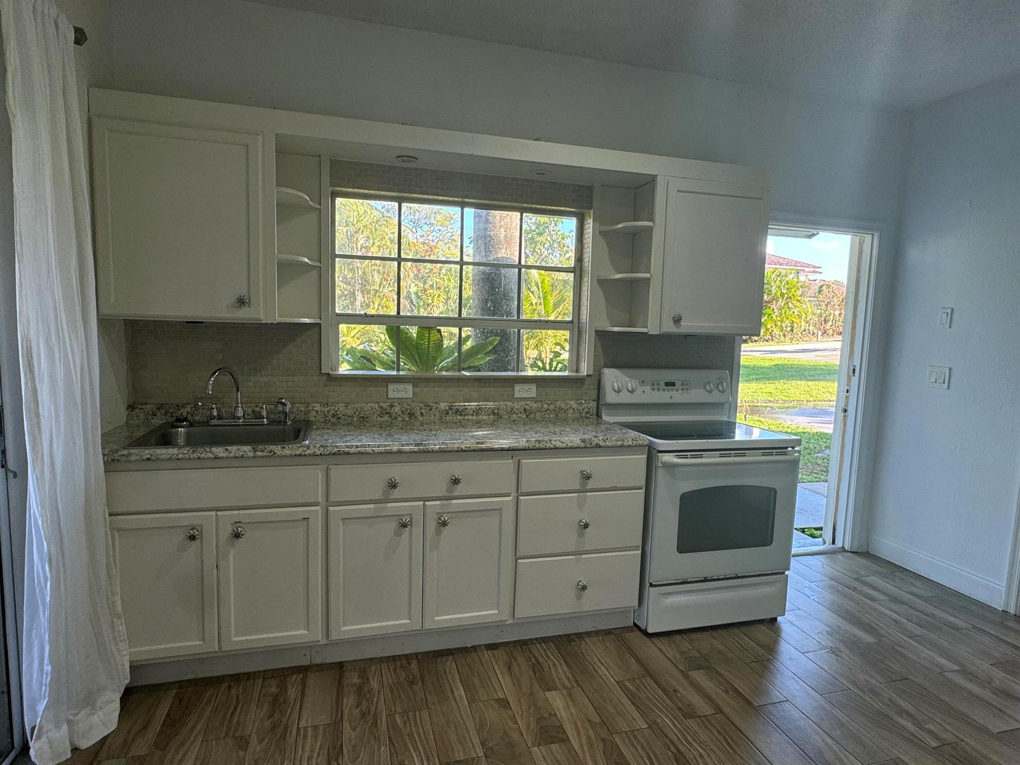 6225 Pine Drive Guest House