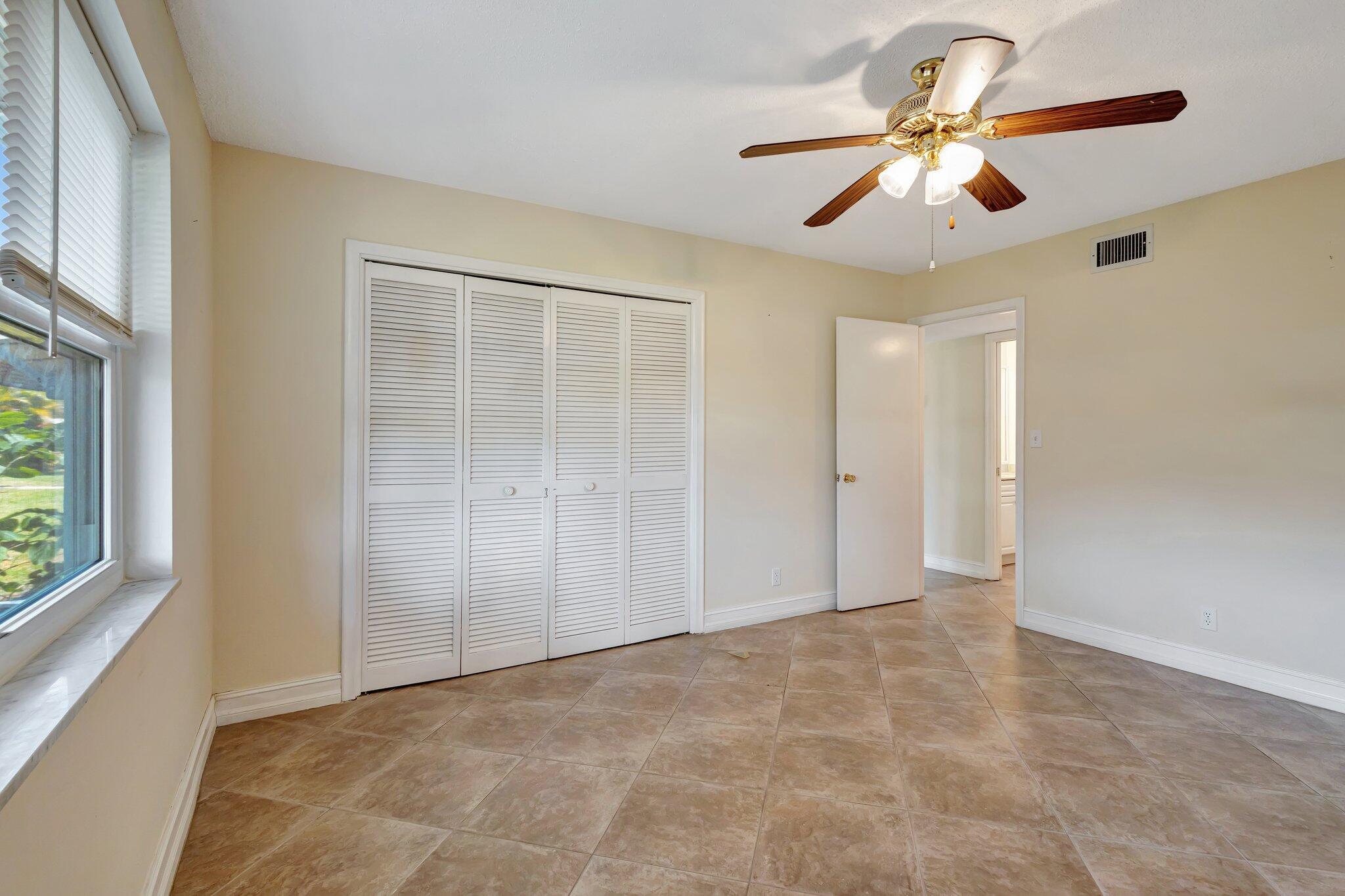 652 High Point Boulevard N D