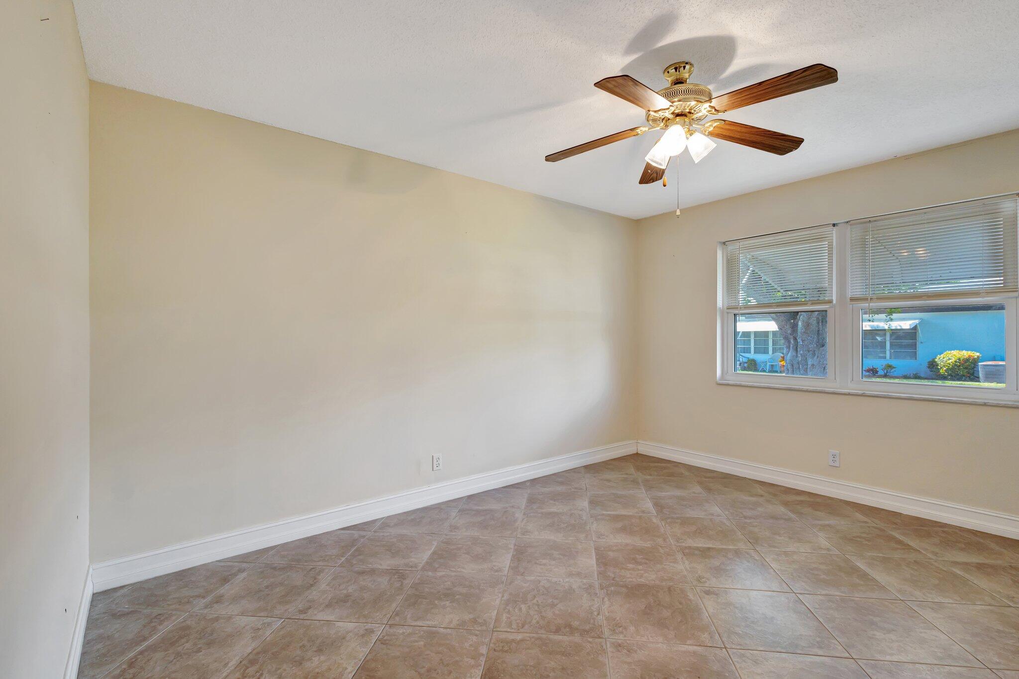 652 High Point Boulevard N D