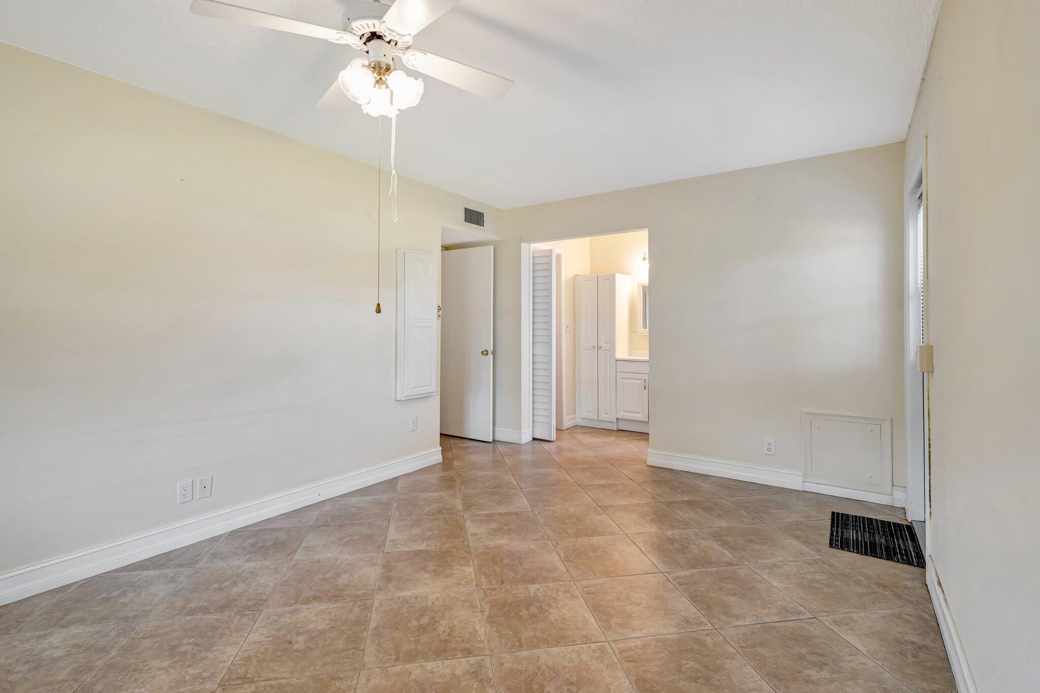 652 High Point Boulevard N D