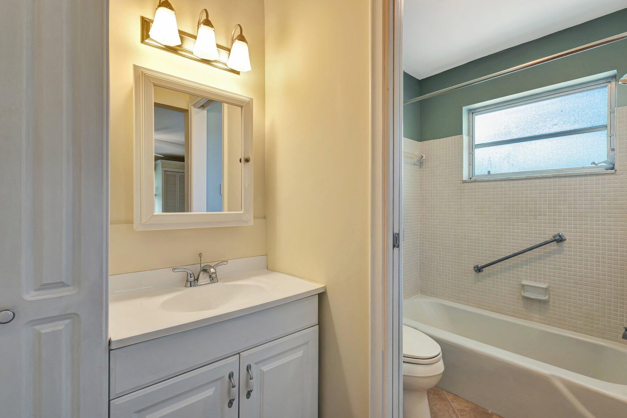 652 High Point Boulevard N D