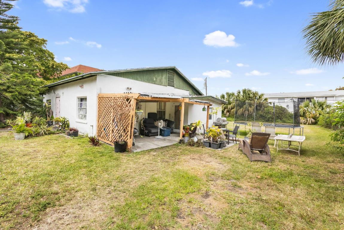 633/641 NE 6th Avenue