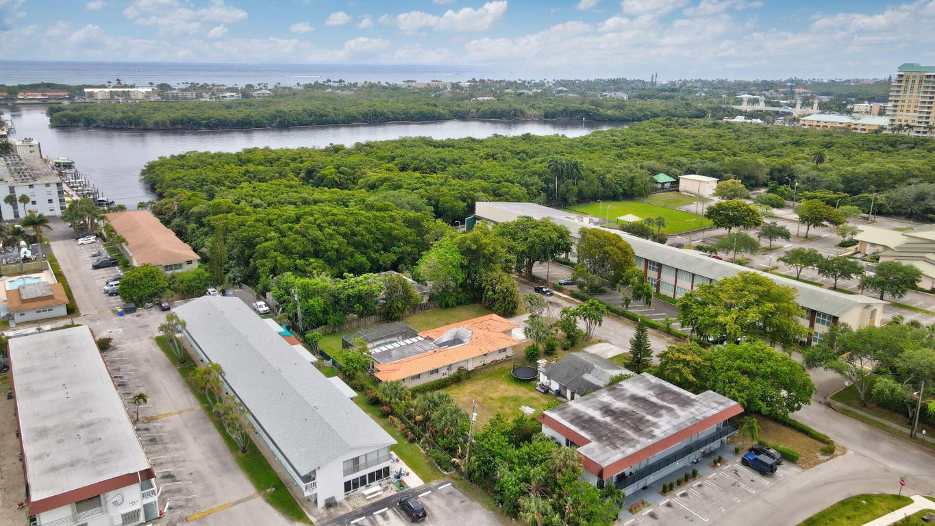 633/641 NE 6th Avenue