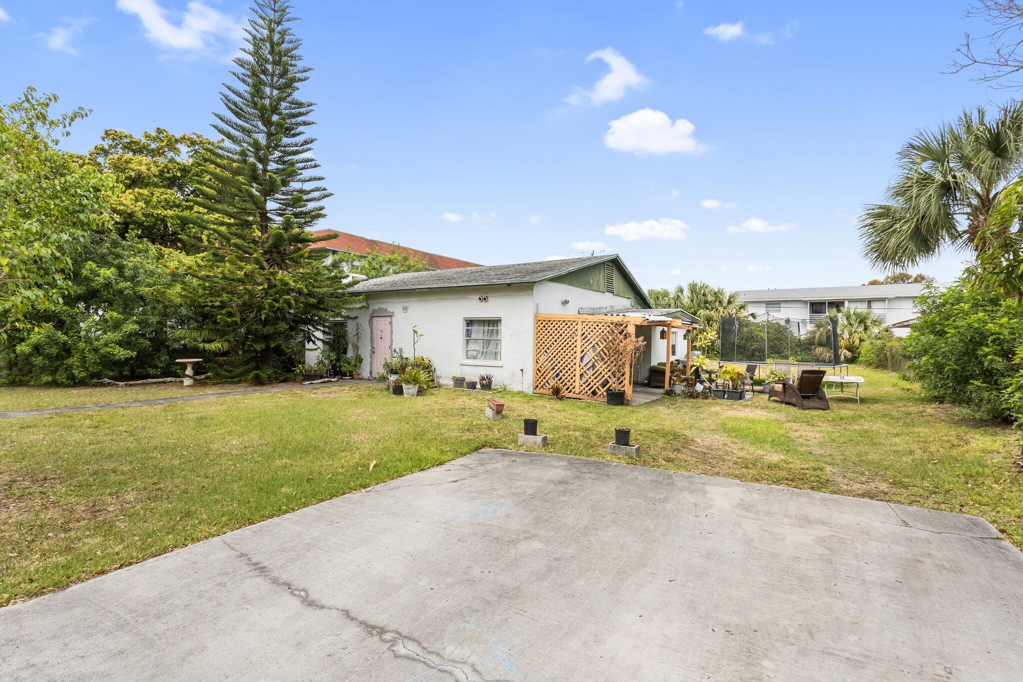 633/641 NE 6th Avenue