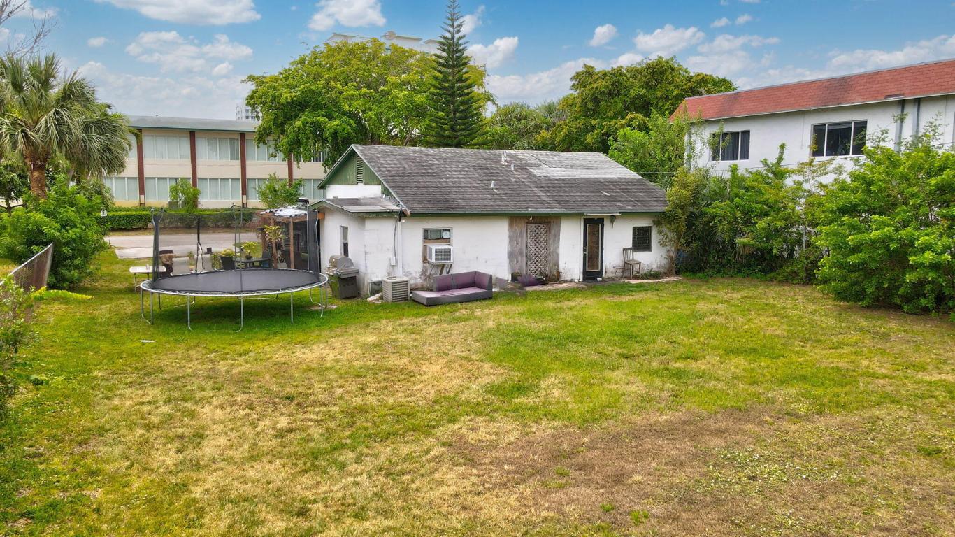 633/641 NE 6th Avenue