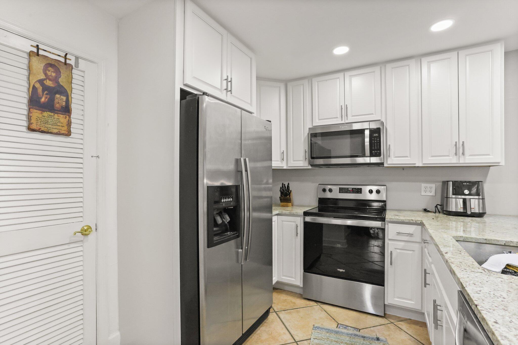 4652 Holly Lake Drive