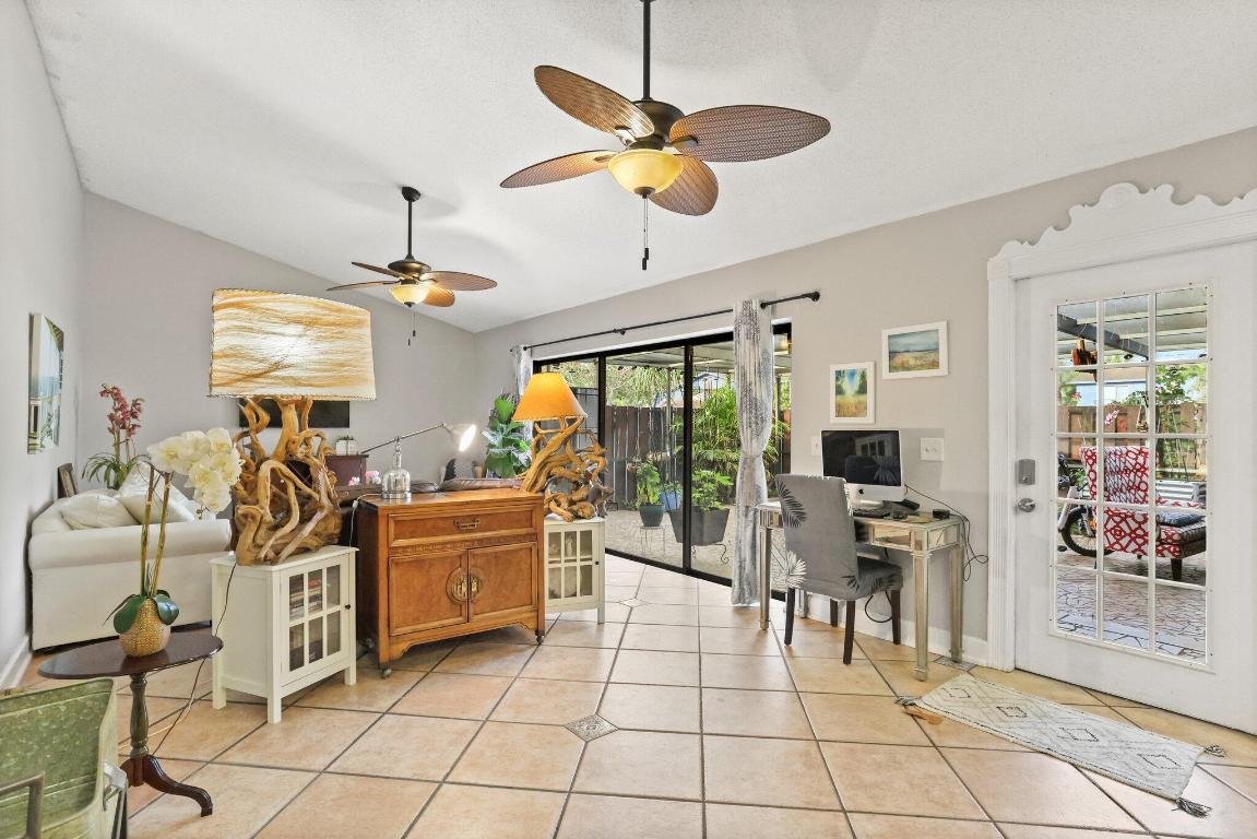 4652 Holly Lake Drive