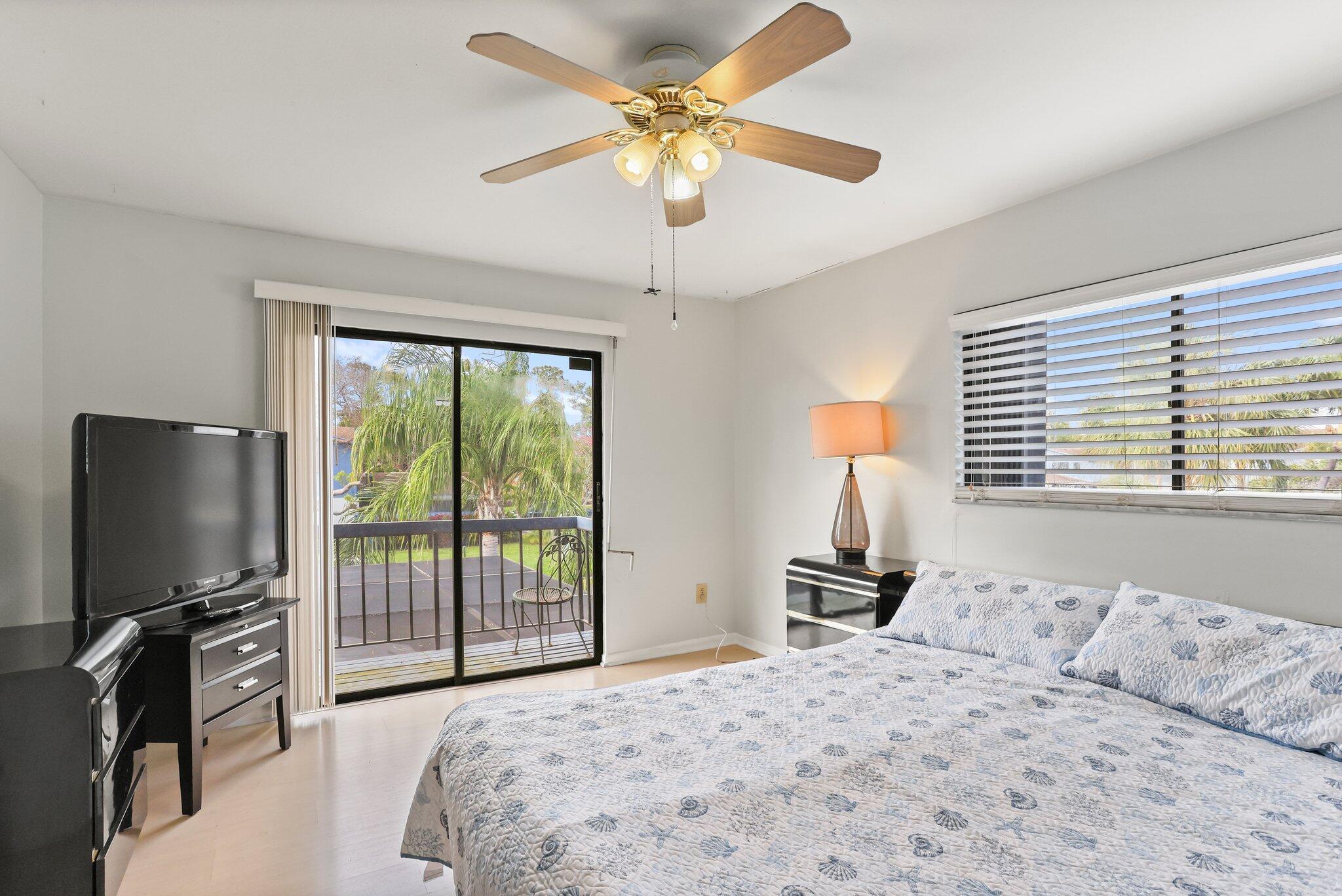 4652 Holly Lake Drive