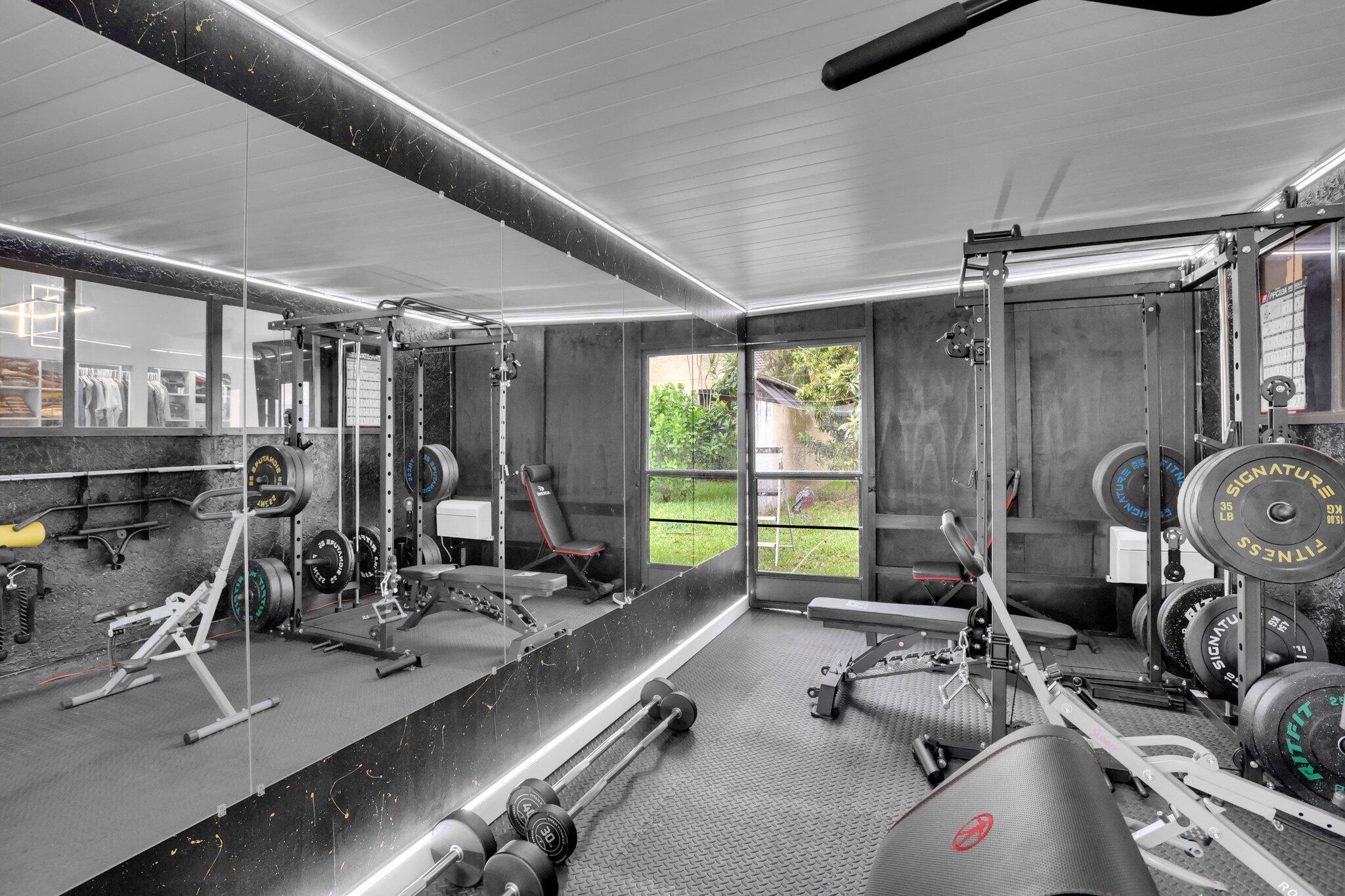 469 NW 38th Avenue