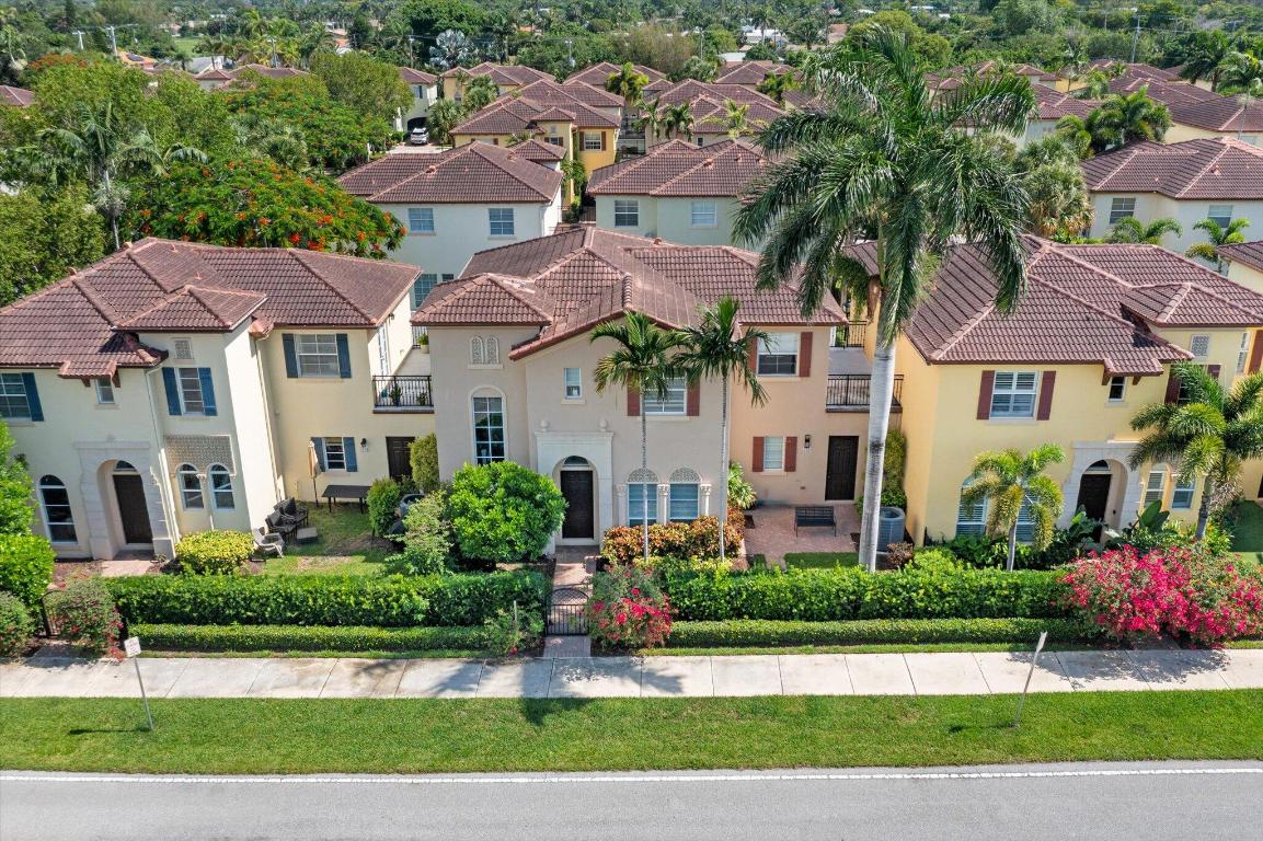 106 Via Floresta Drive