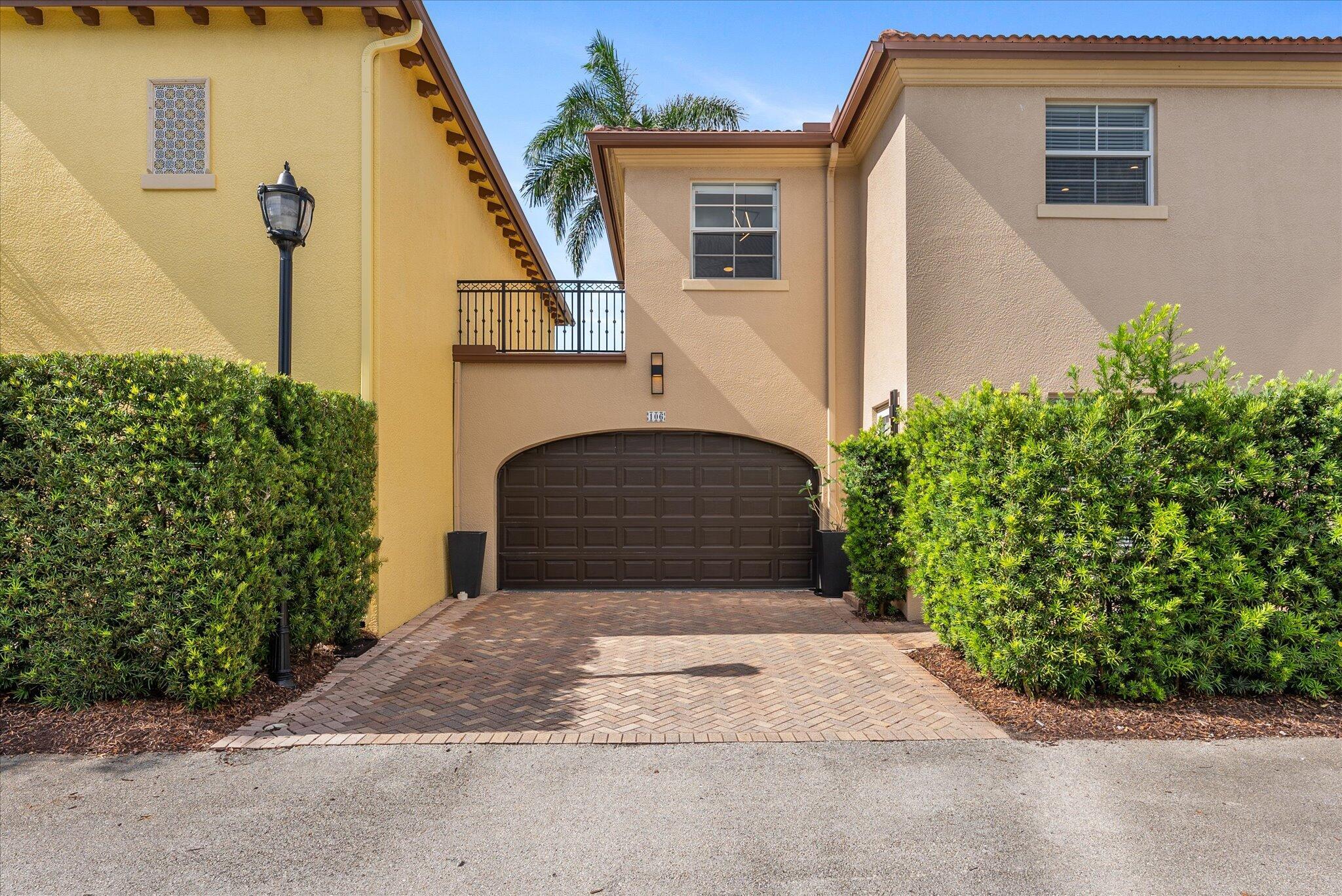 106 Via Floresta Drive