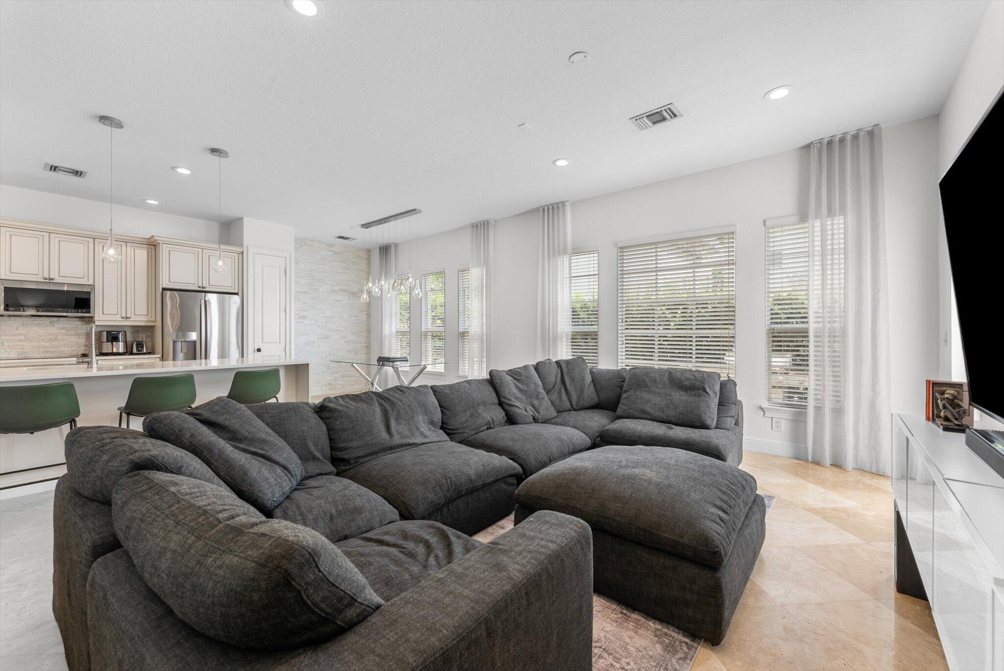 106 Via Floresta Drive