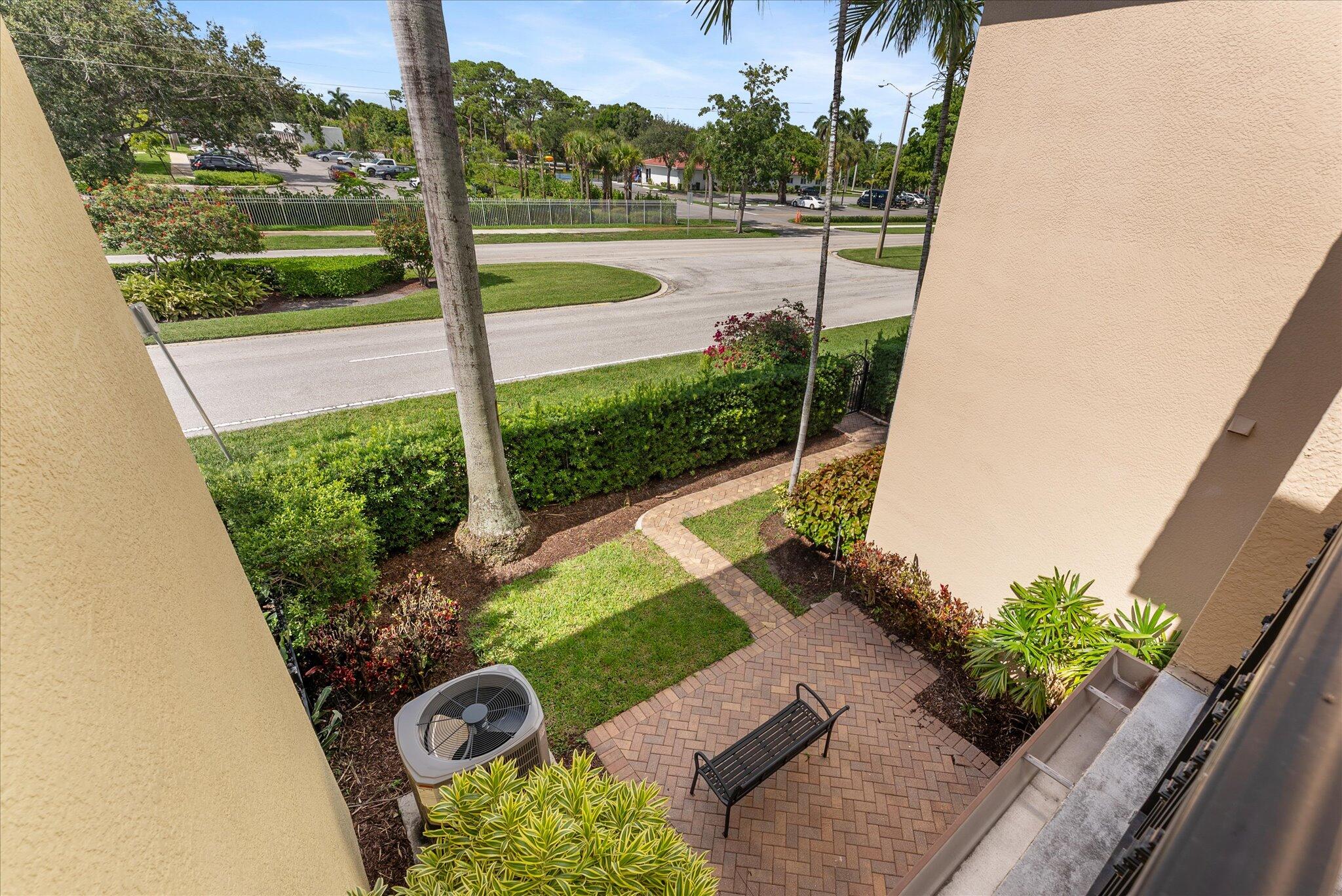 106 Via Floresta Drive