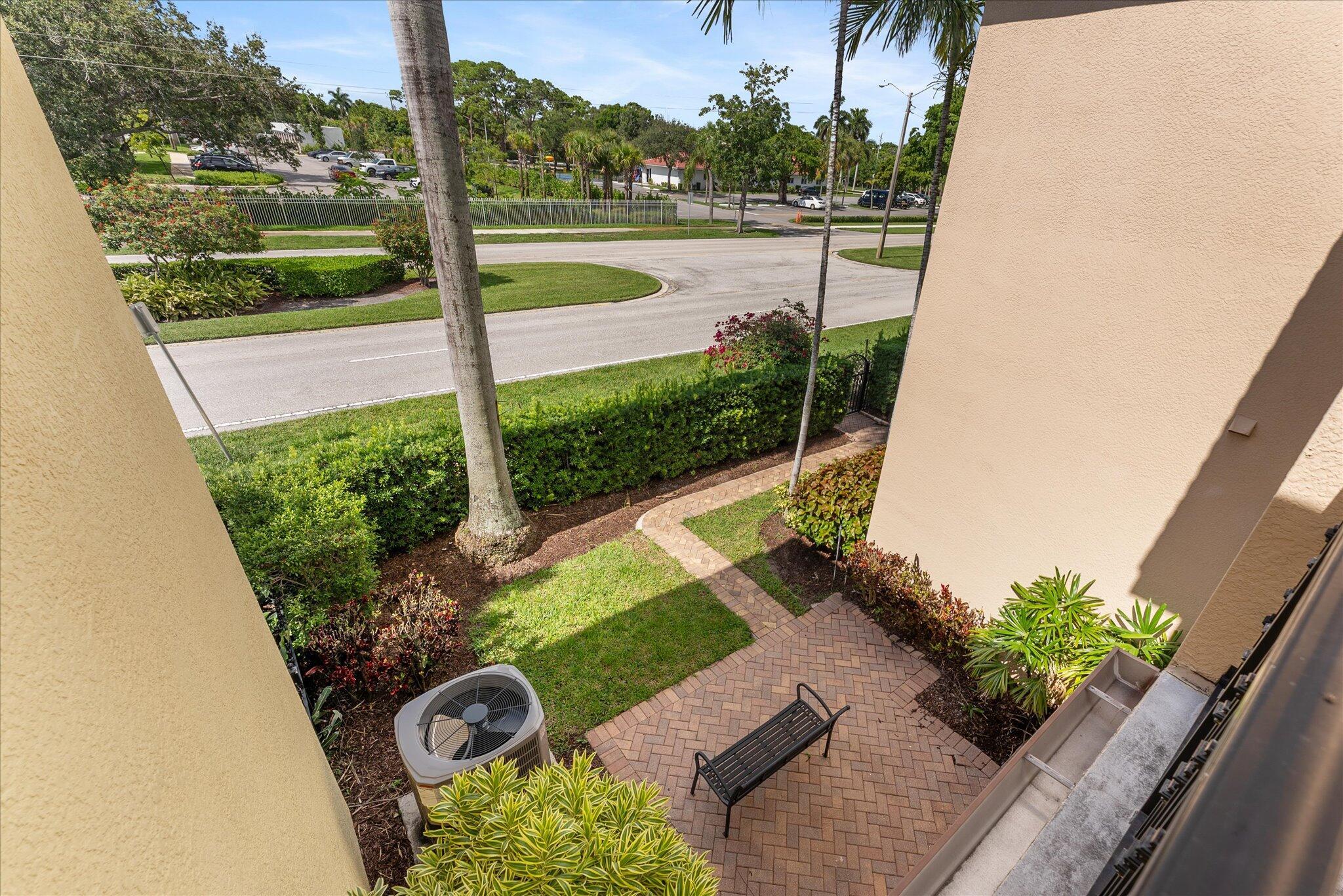 106 Via Floresta Drive