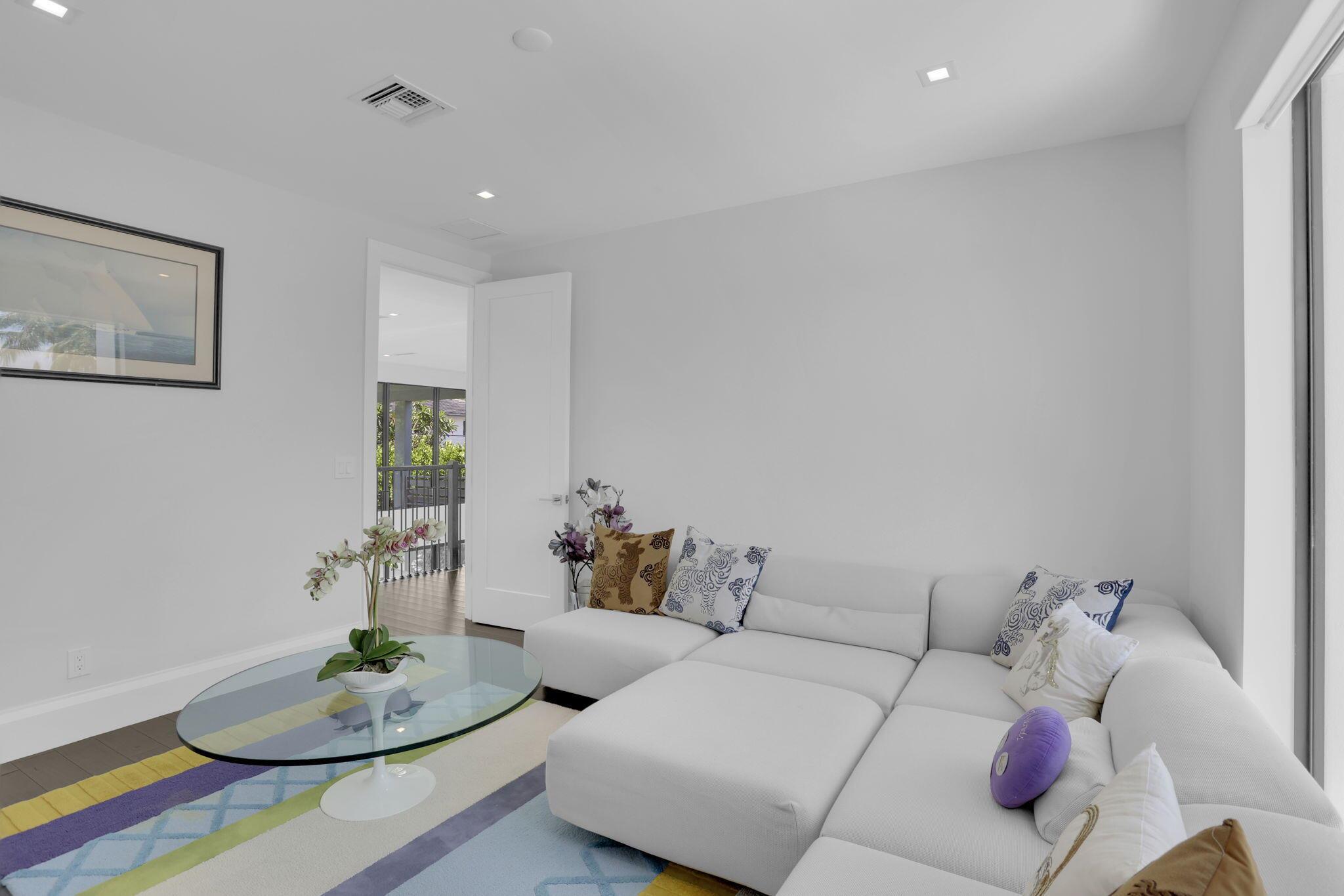 234 NE 4th Street