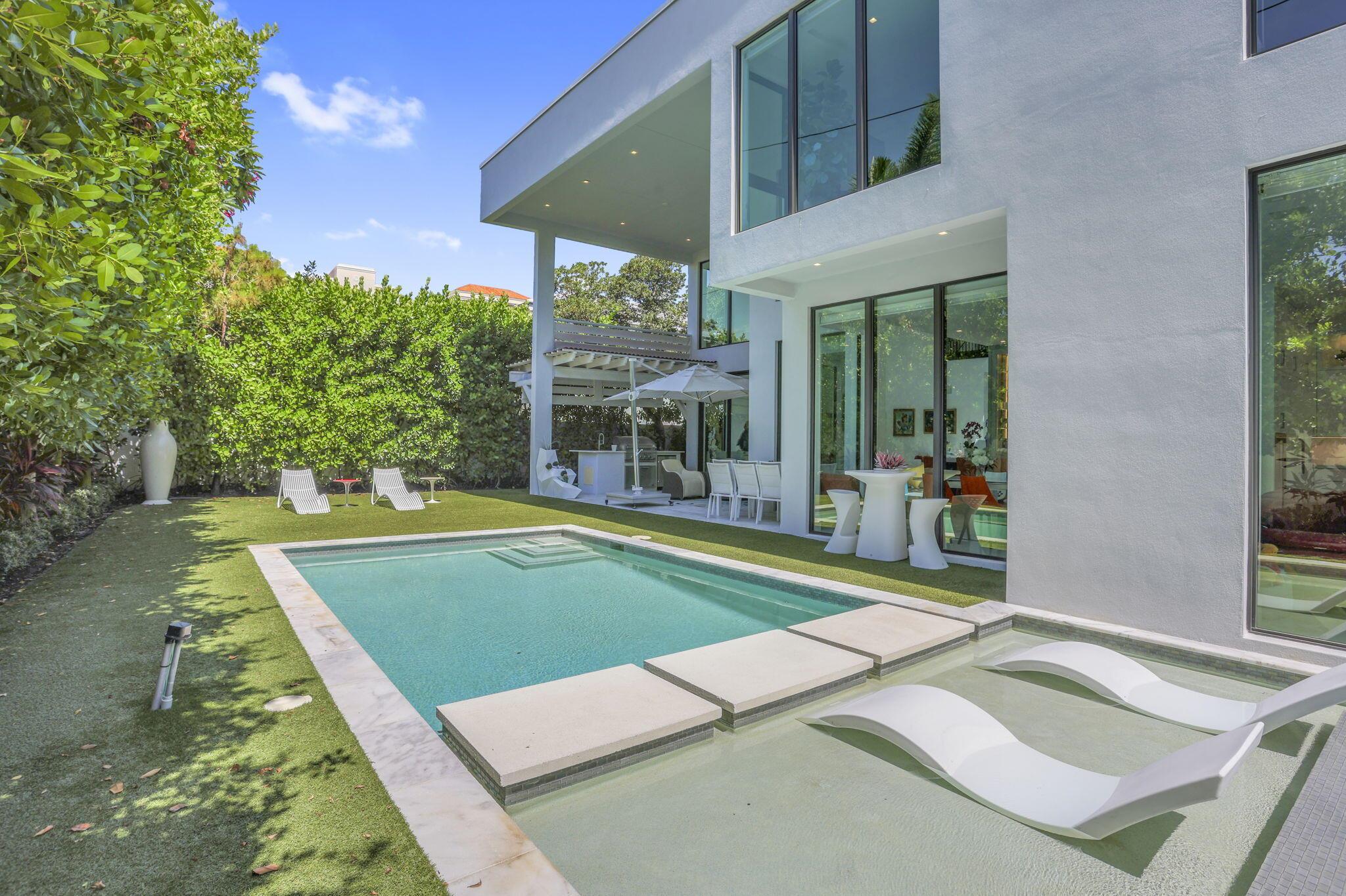 234 NE 4th Street