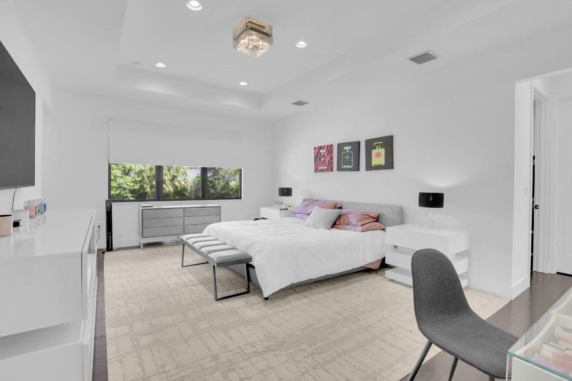 8115 Laurel Falls Drive