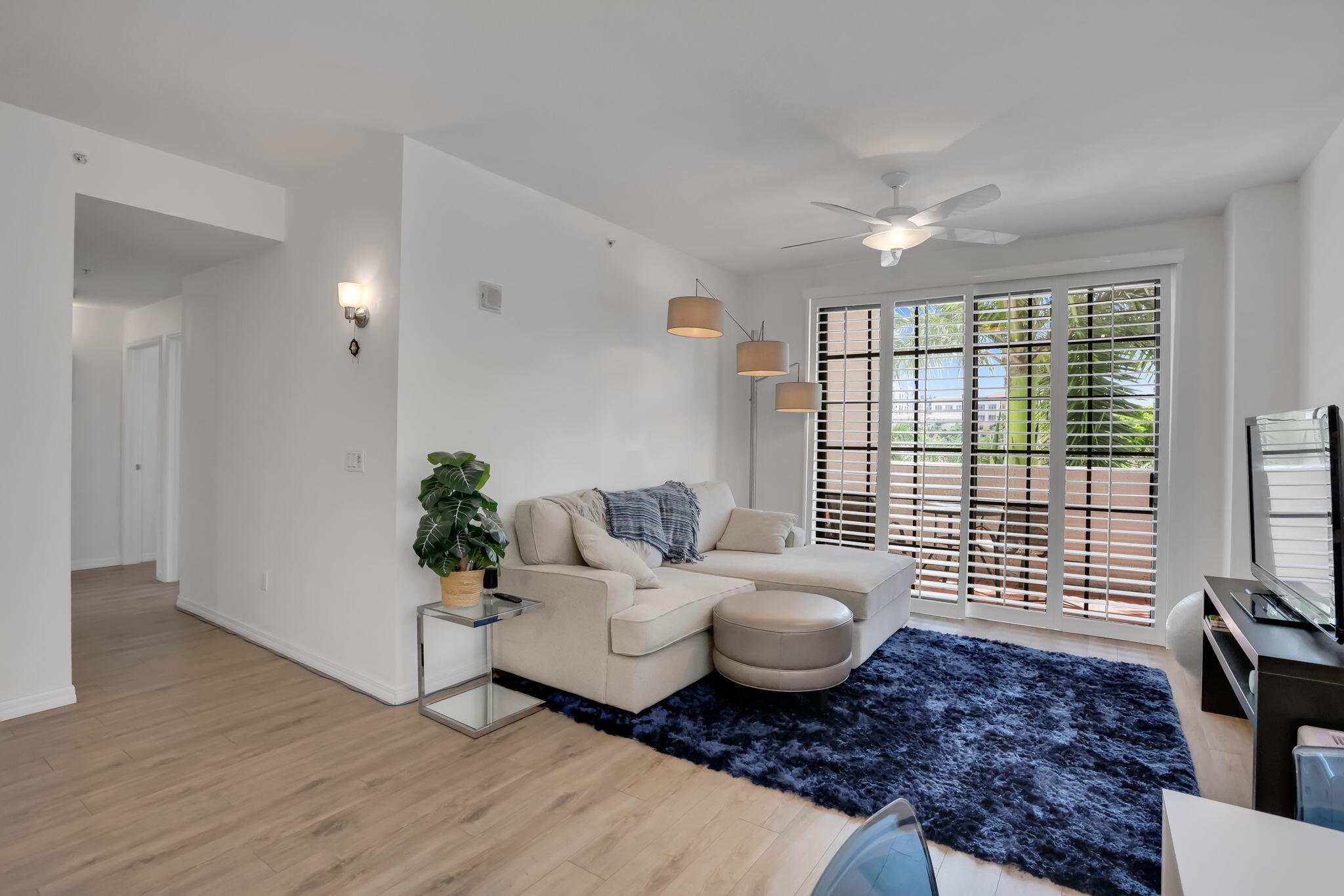 233 S Federal Highway 325