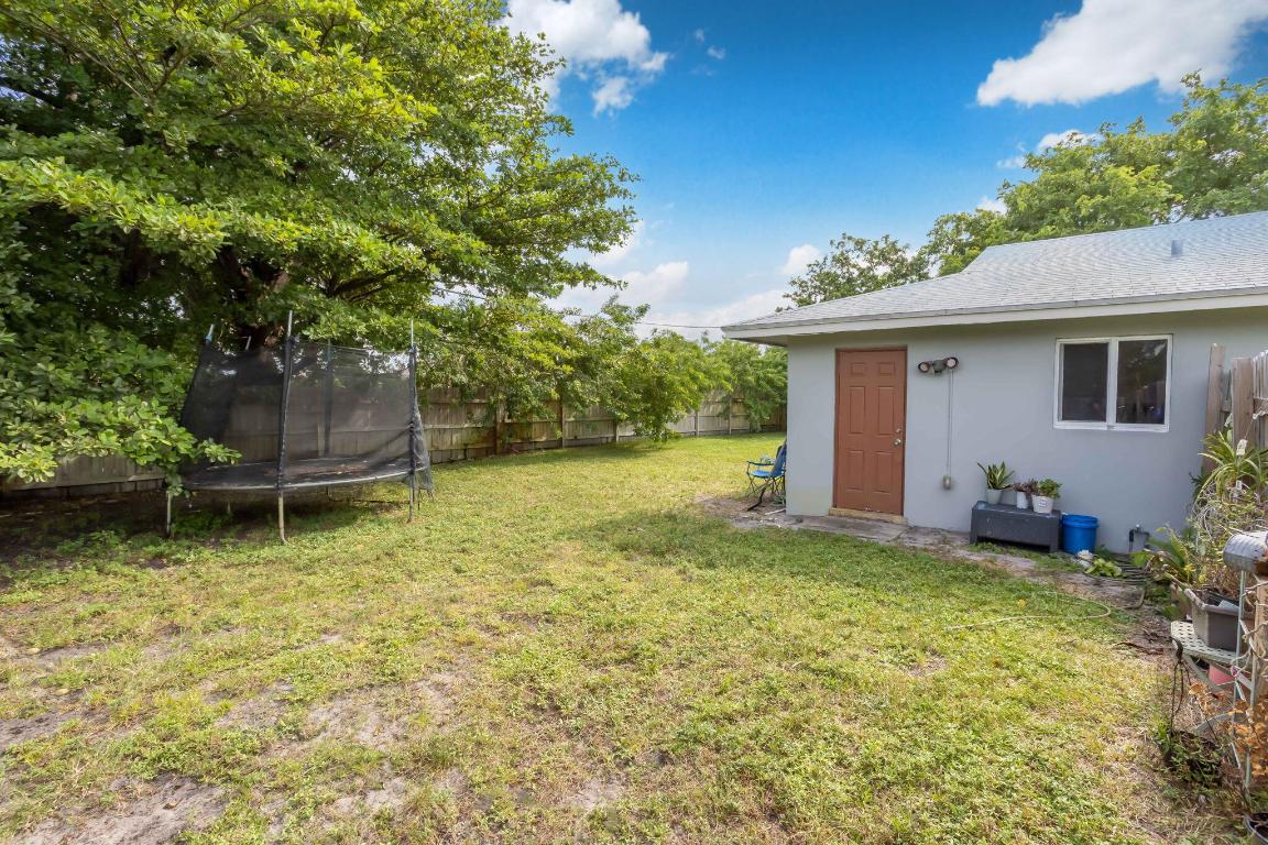 2227 NE 3rd Avenue 1 & 2