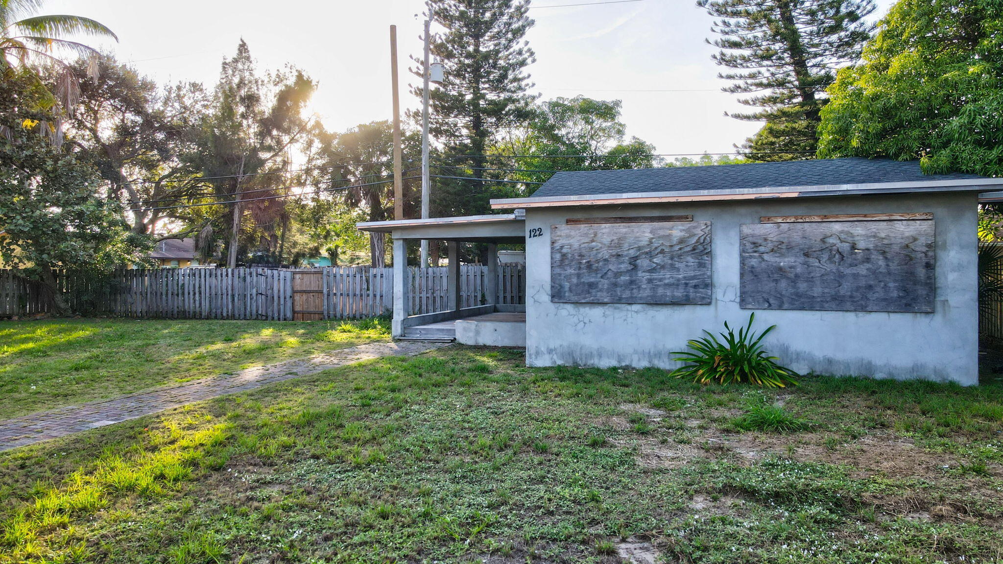 122 SW 8th Avenue