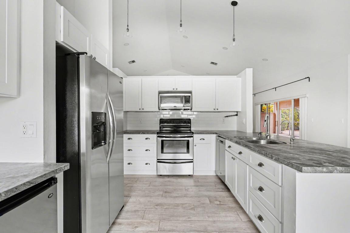 9208 Sun Pointe Drive, Boynton Beach