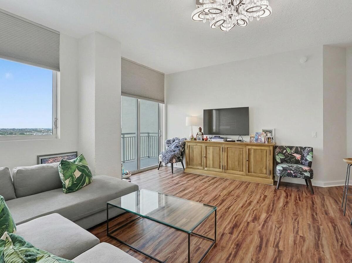 300 S Australian Avenue 1408