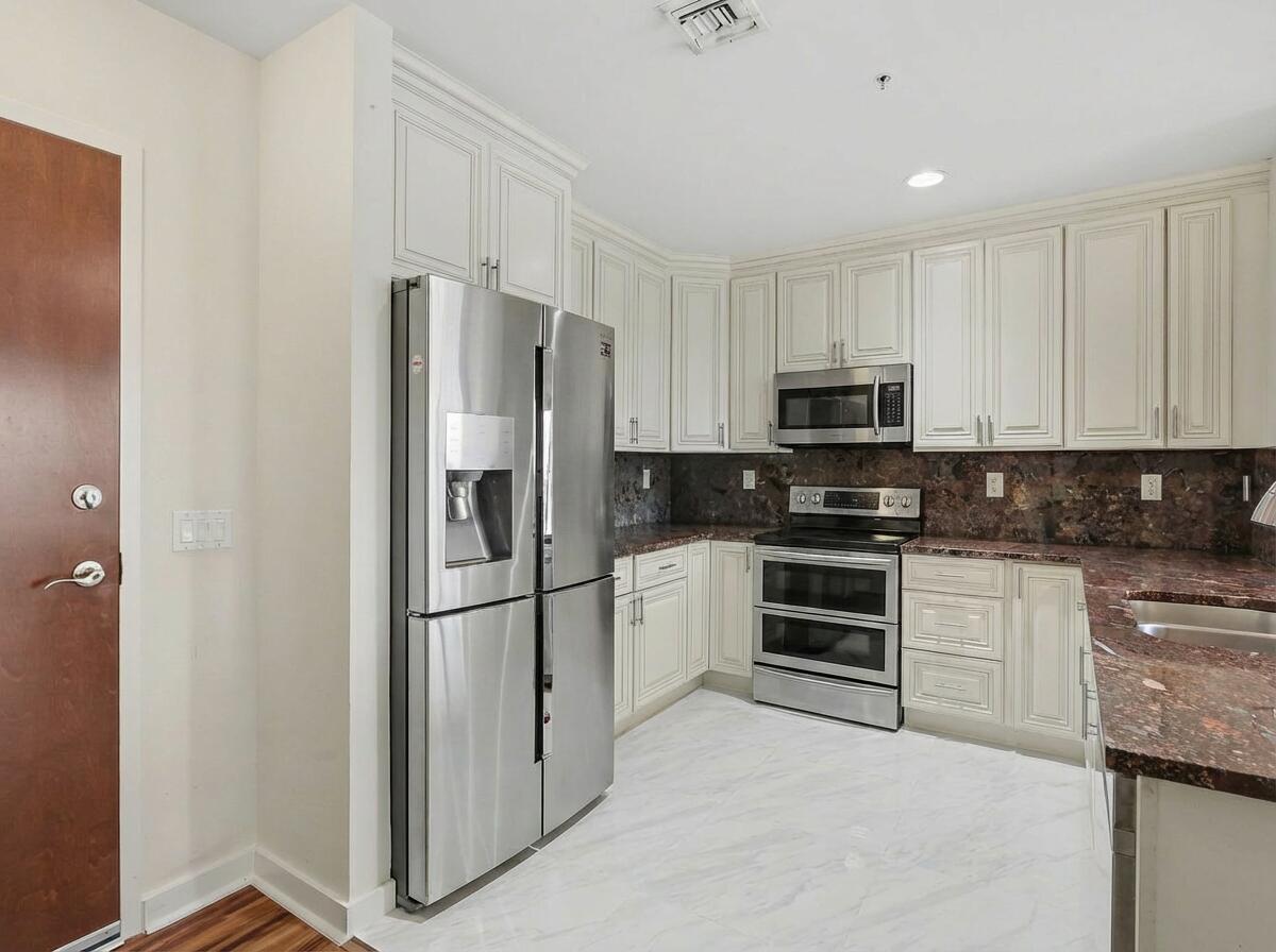 300 S Australian Avenue 1408