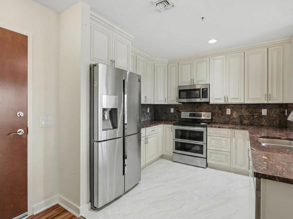 300 S Australian Avenue 1408